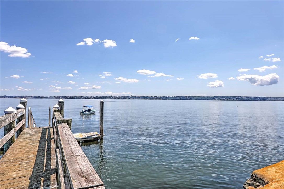 25 Viking Drive