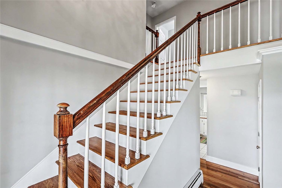 25 Viking Drive