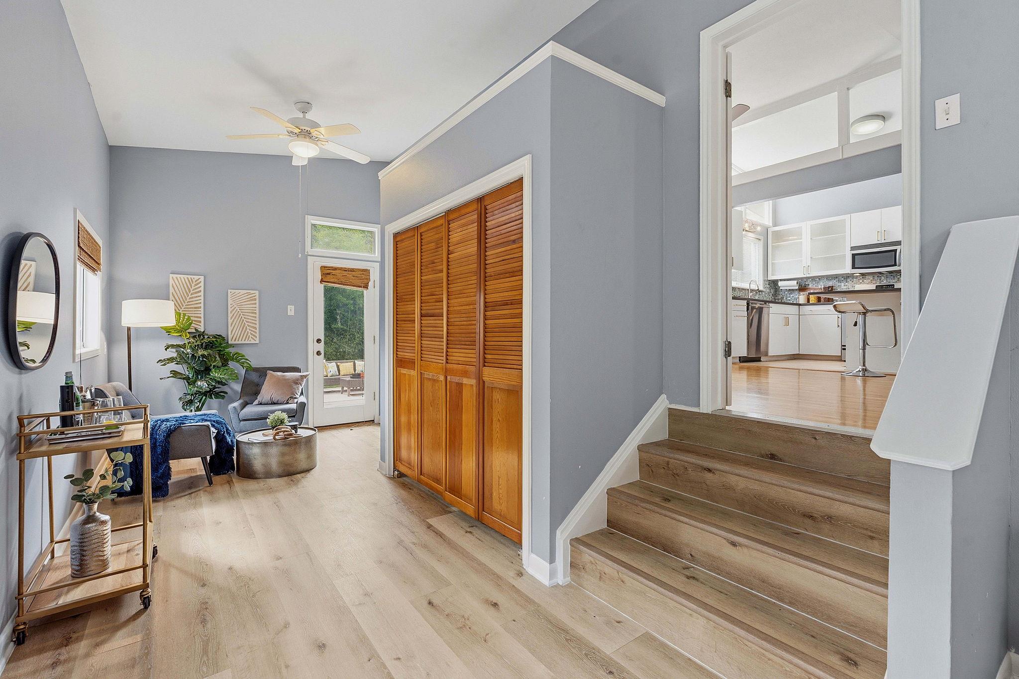 1103 Norwalk LN