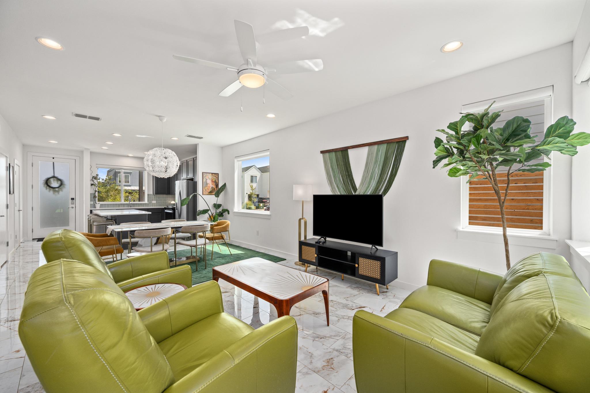 1190 Sarabeth WAY