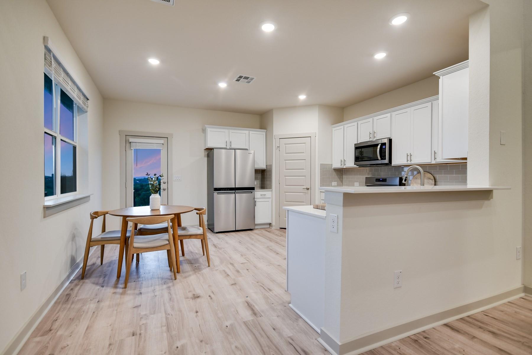 7400 Daves Landing DR