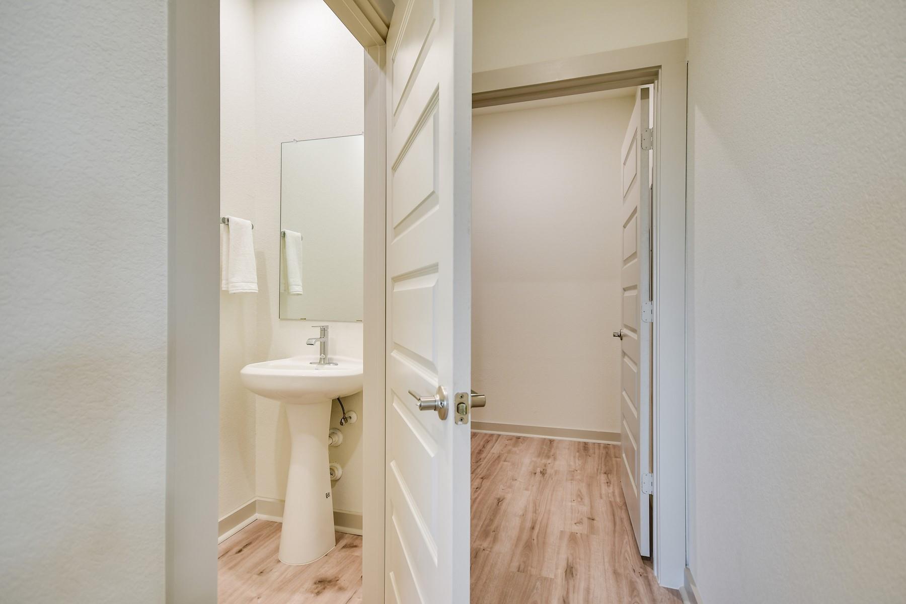 7400 Daves Landing DR