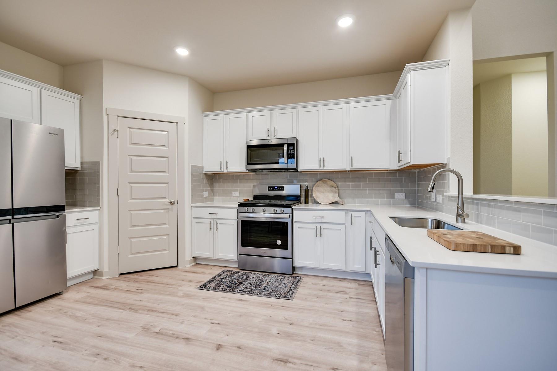 7400 Daves Landing DR