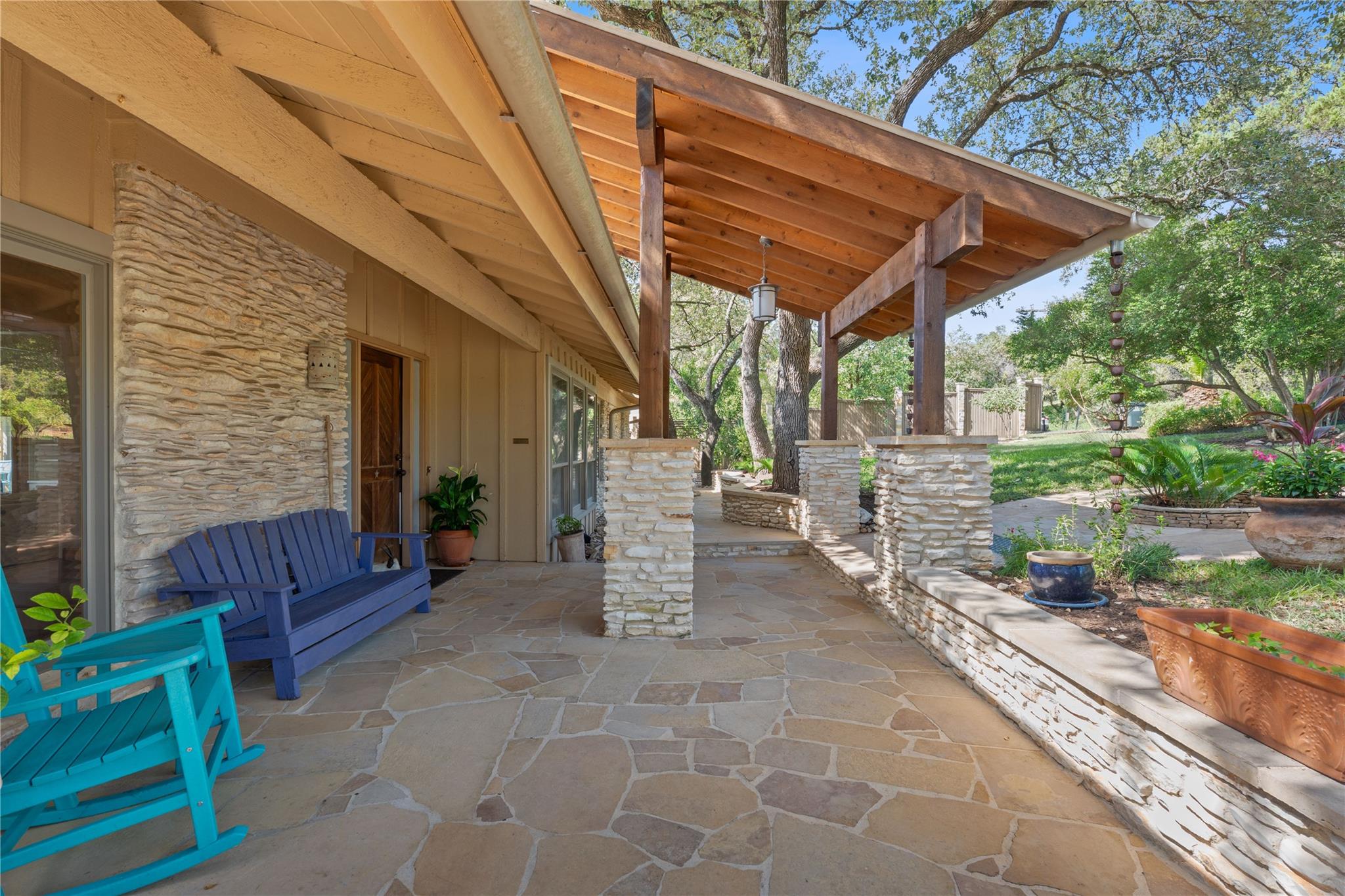 2407 Trail Of The Madrones