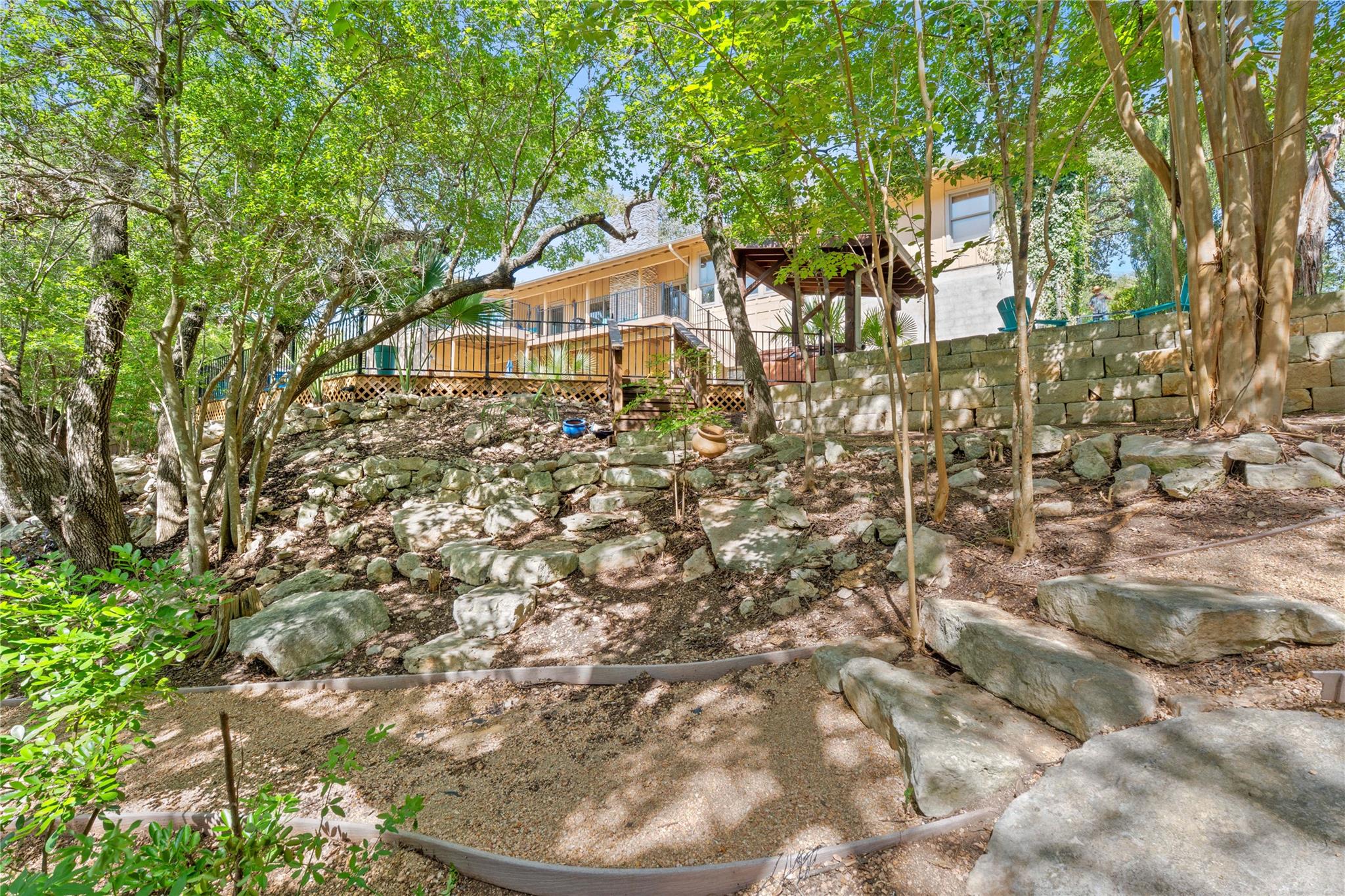 2407 Trail Of The Madrones
