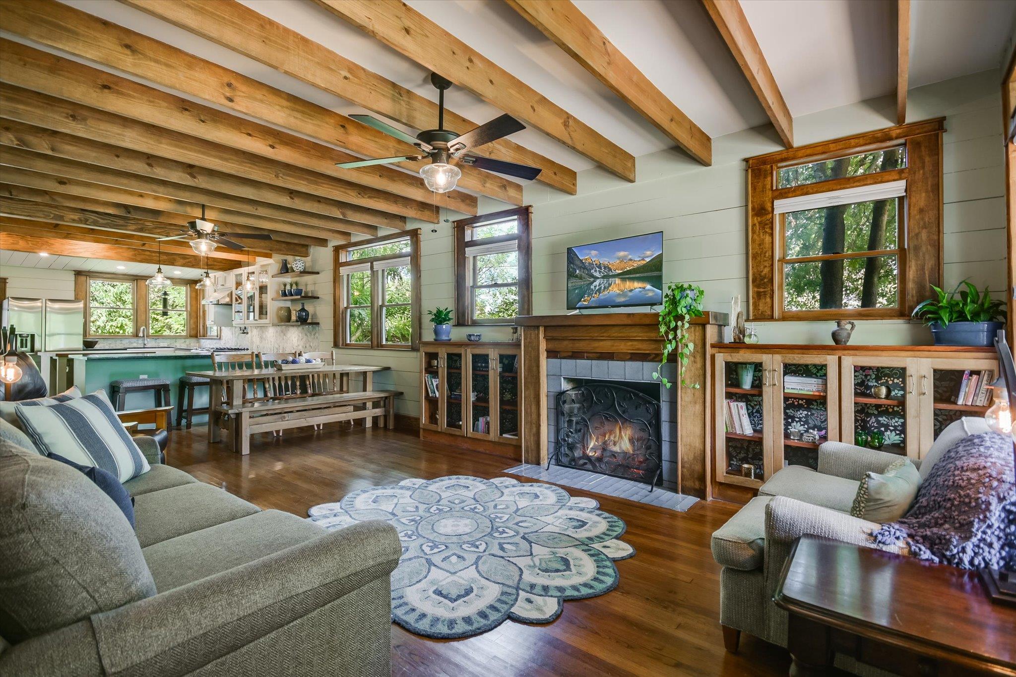 5412 Aurora DR