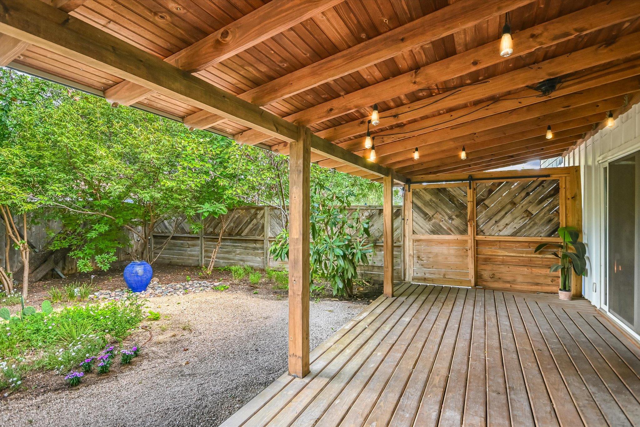 5412 Aurora DR