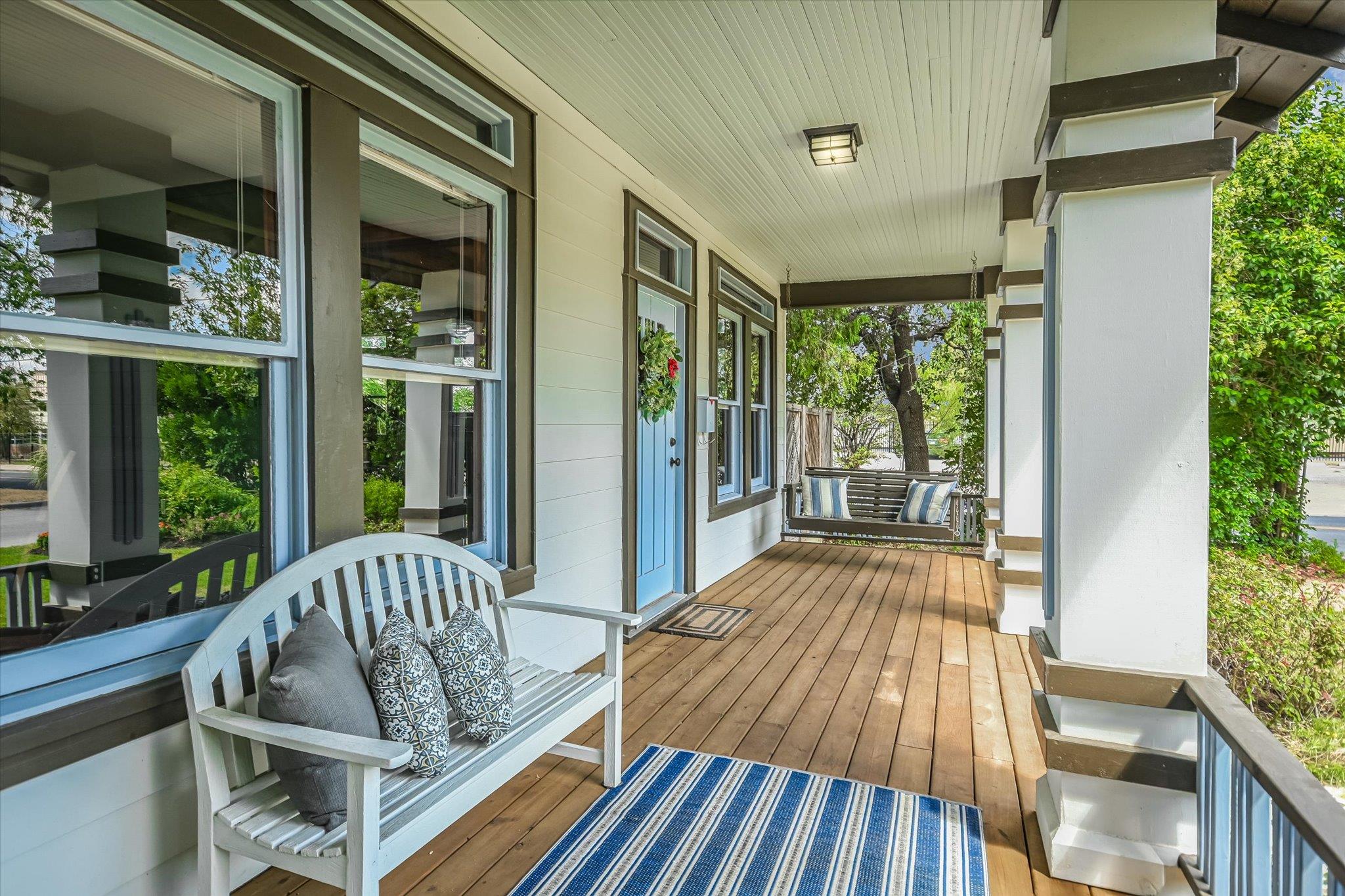 5412 Aurora DR
