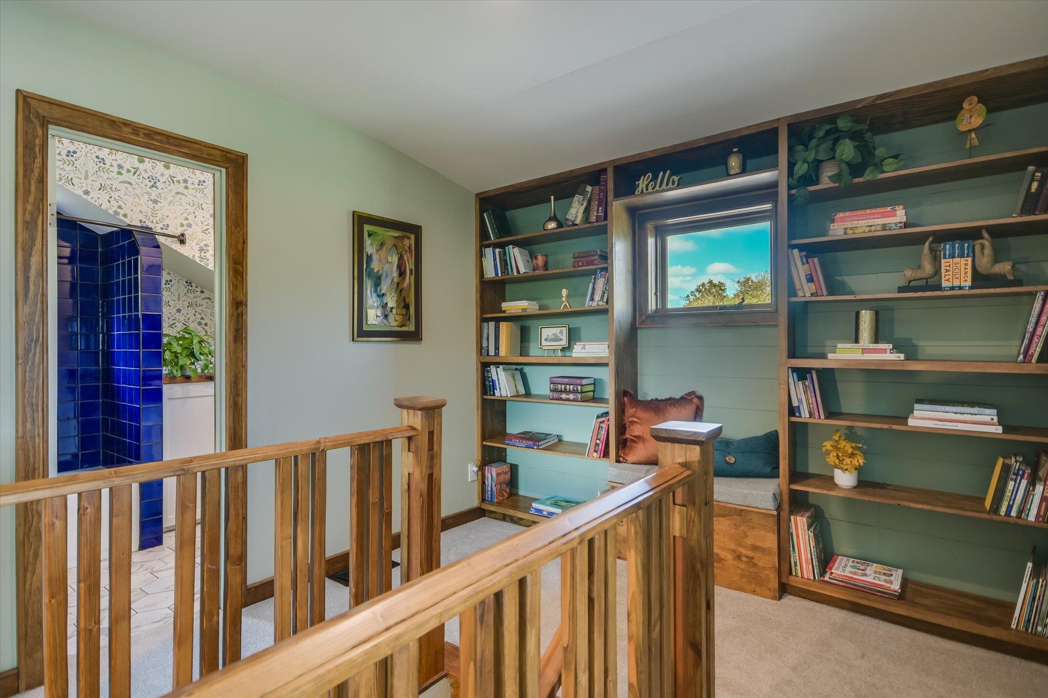 5412 Aurora DR