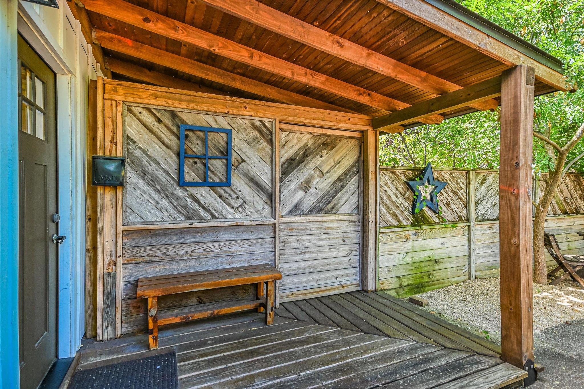5412 Aurora DR