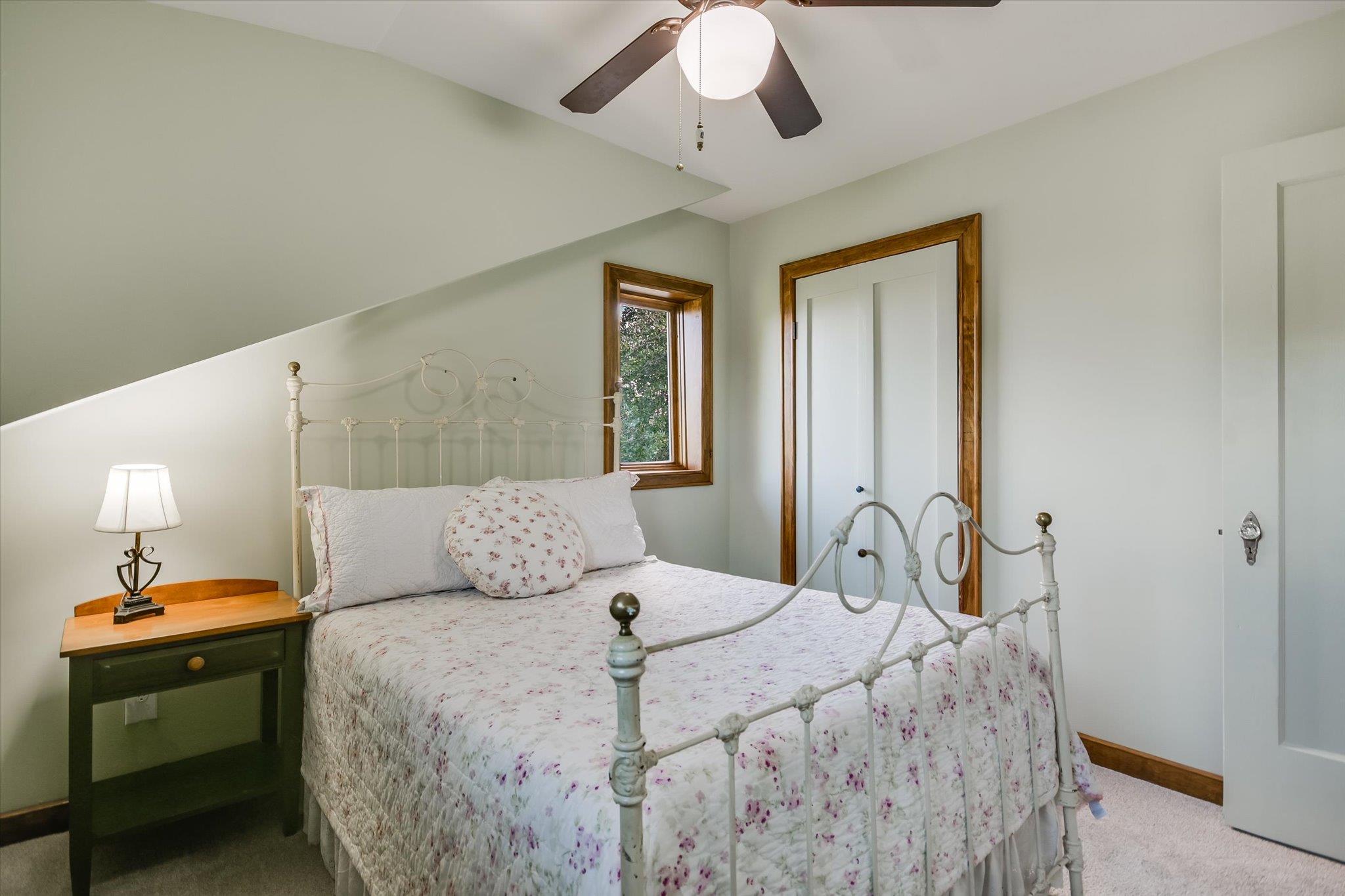 5412 Aurora DR