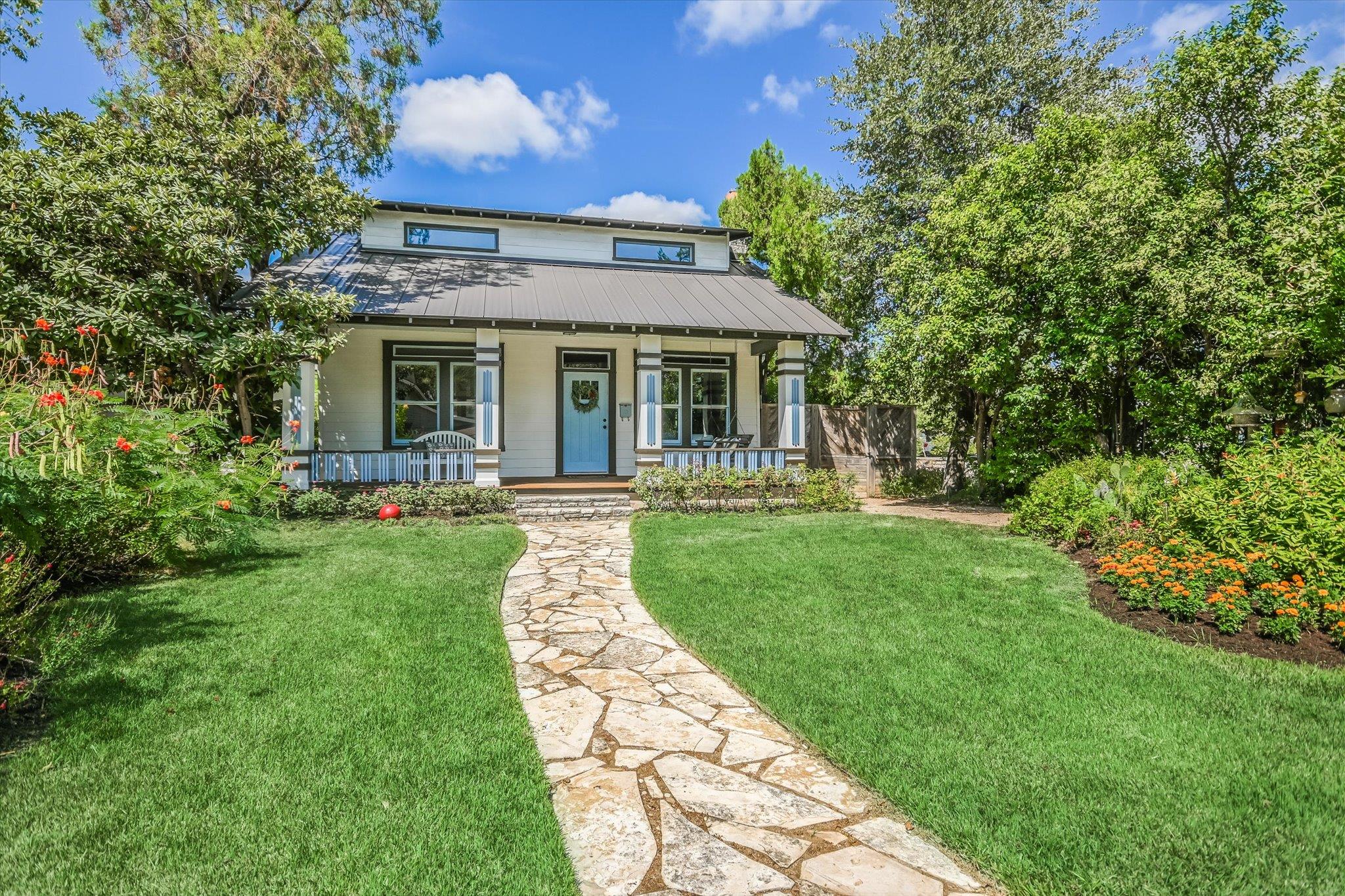 5412 Aurora DR