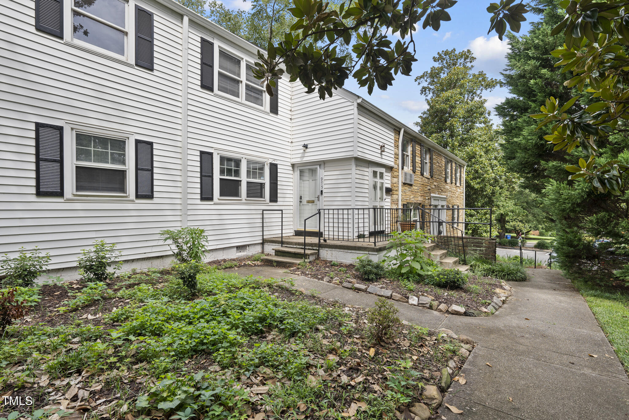 975 St. Marys Street
