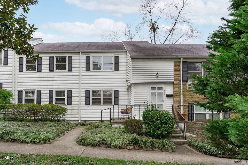 975 St. Marys Street