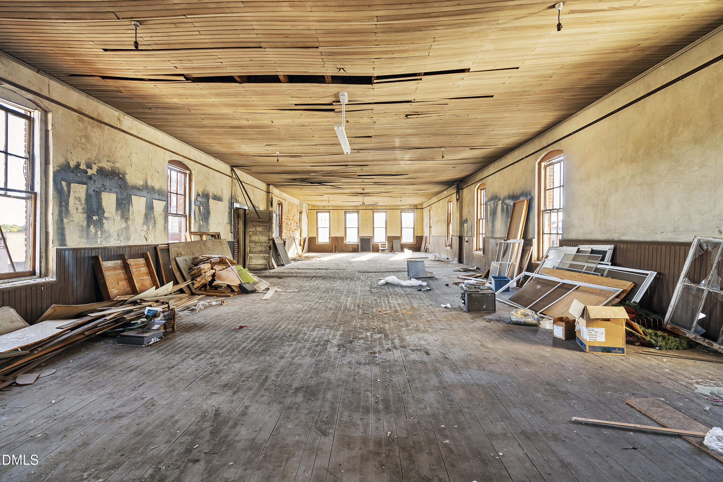 219 E Johnston Street