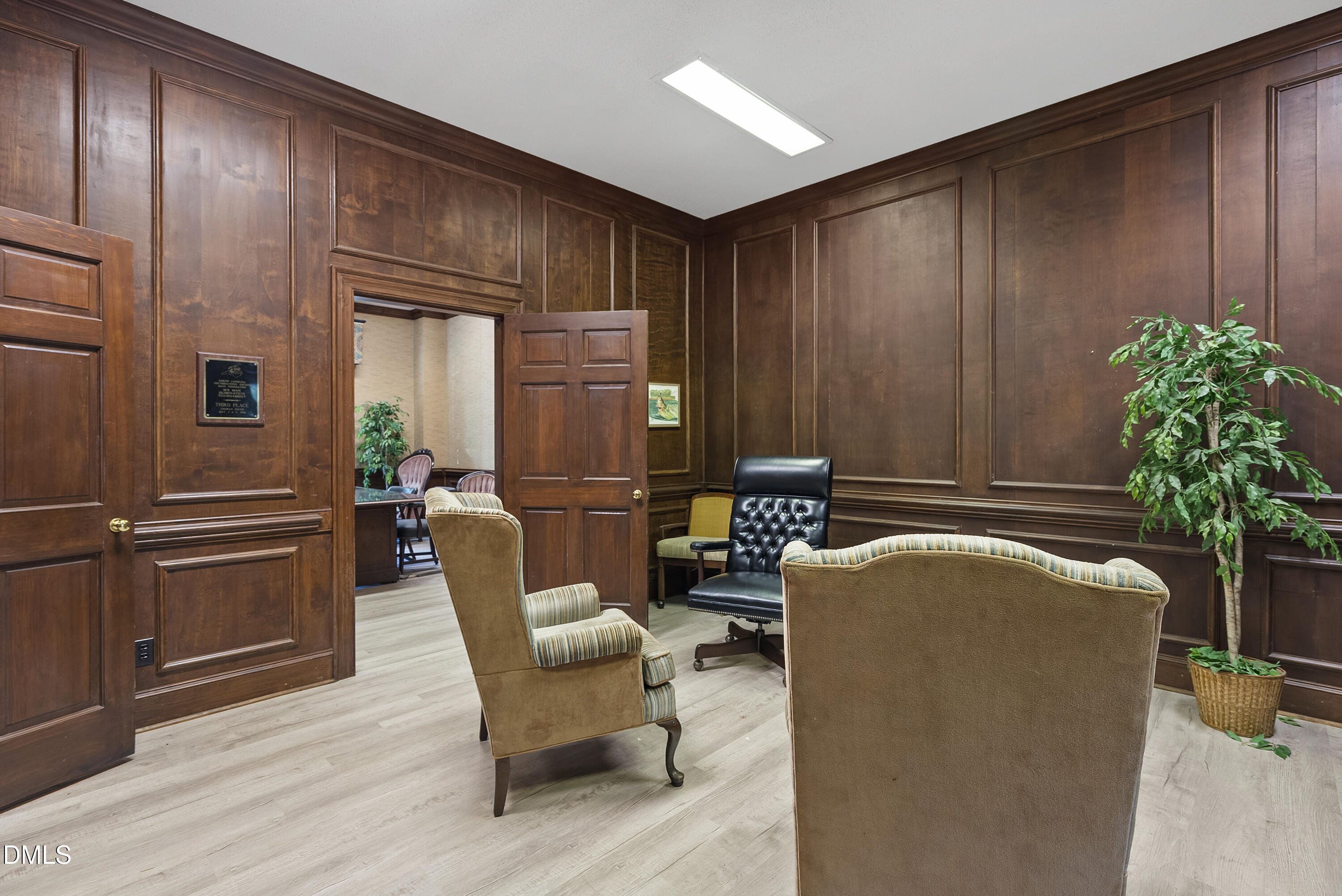 219 E Johnston Street