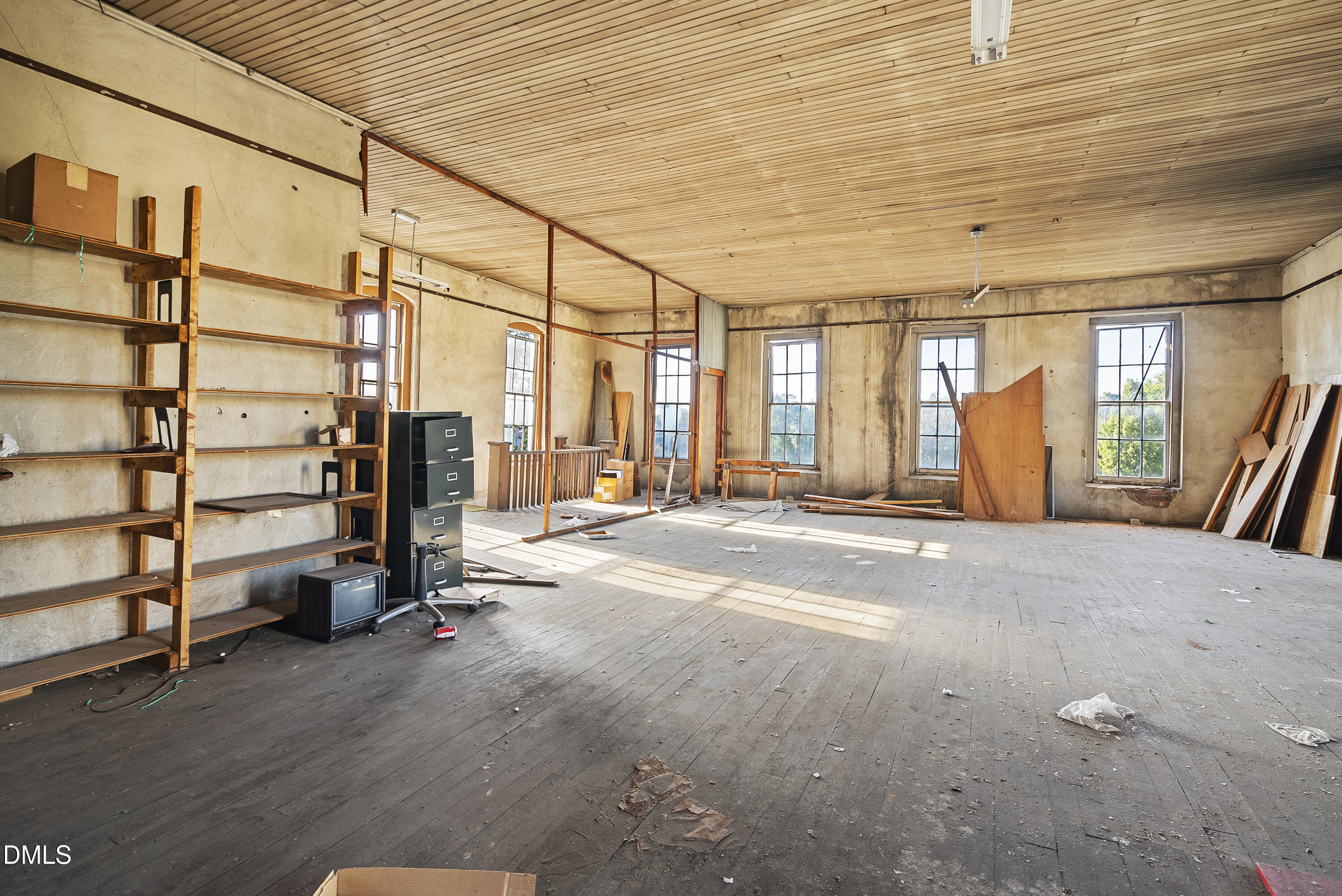 219 E Johnston Street