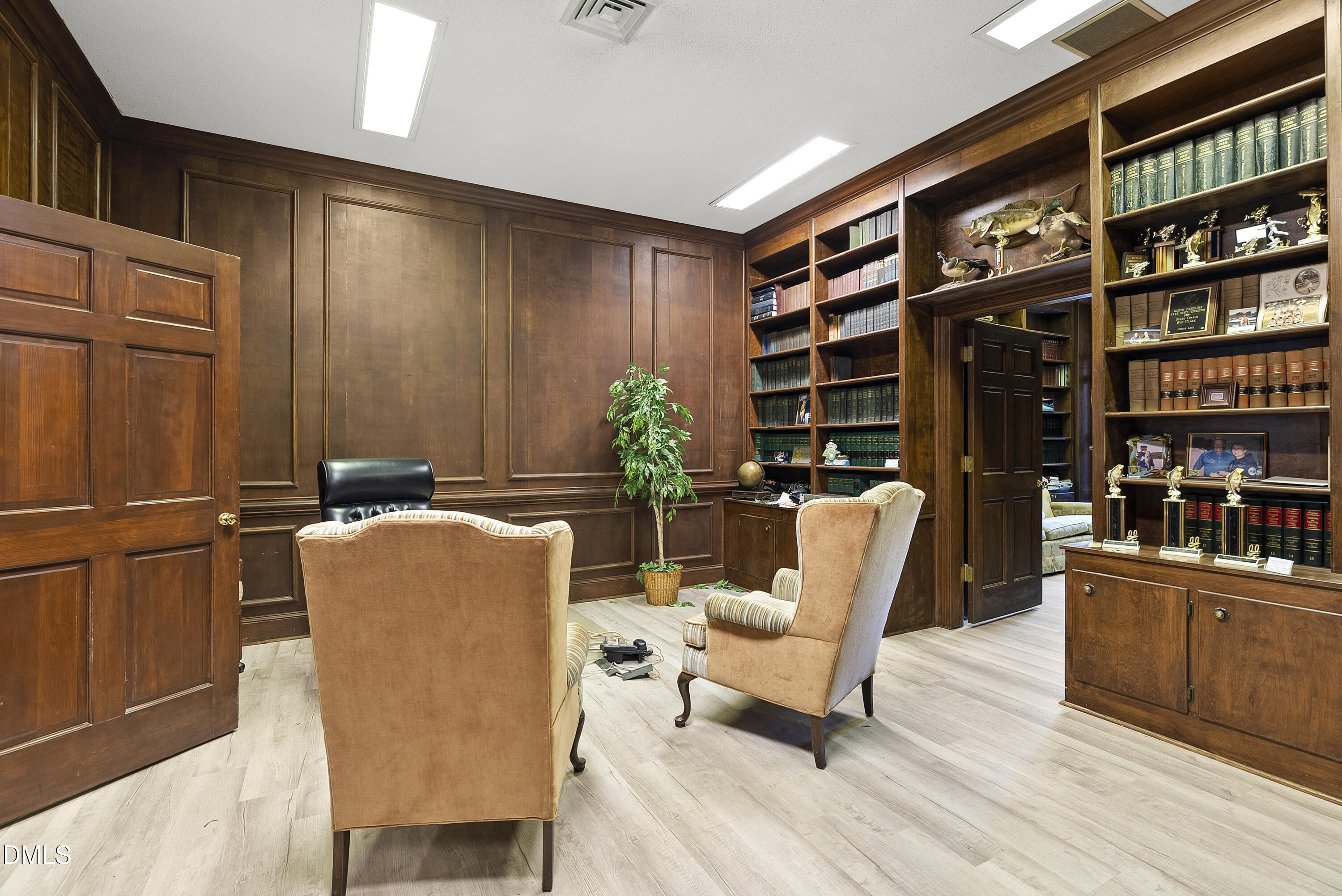 219 E Johnston Street