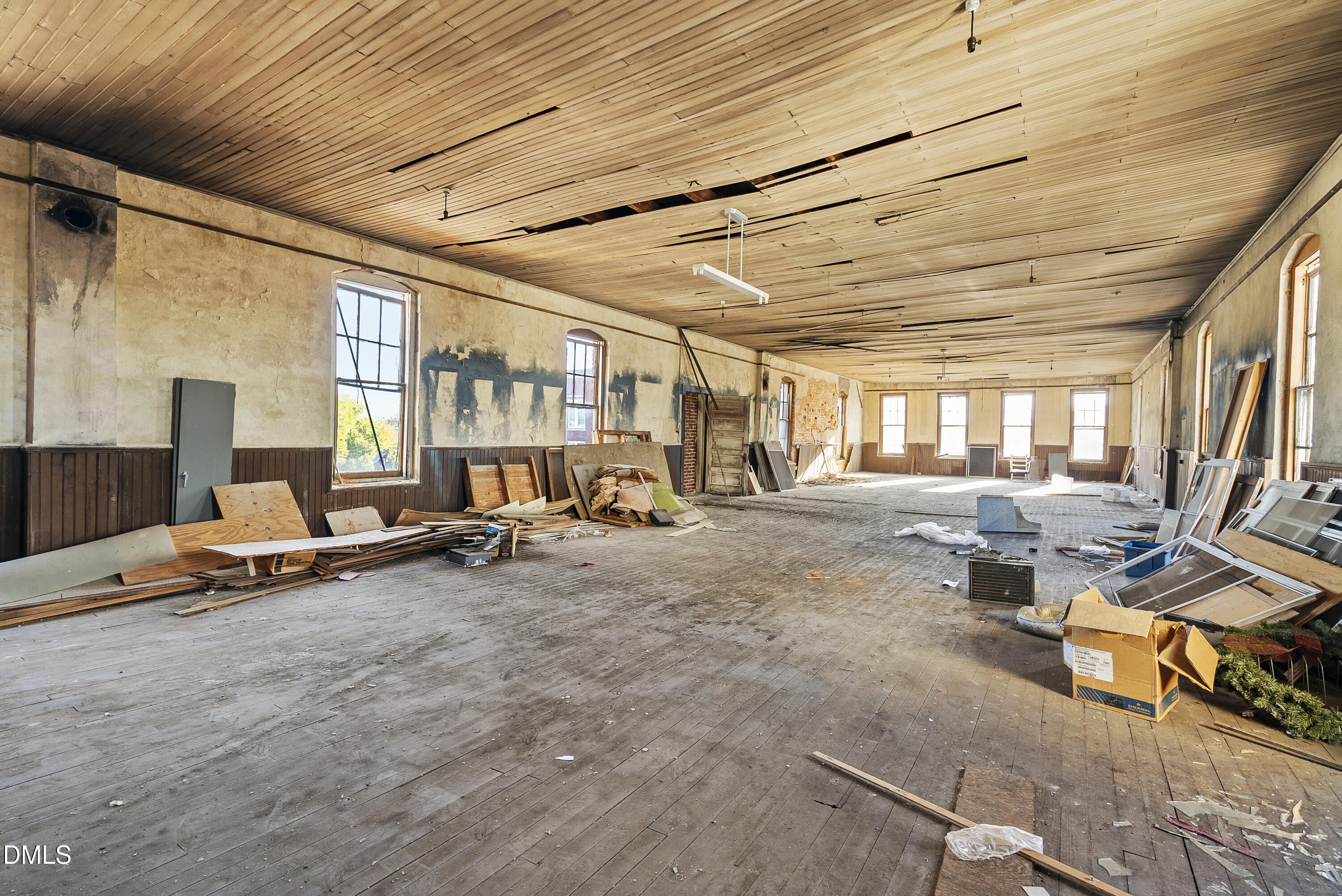 219 E Johnston Street