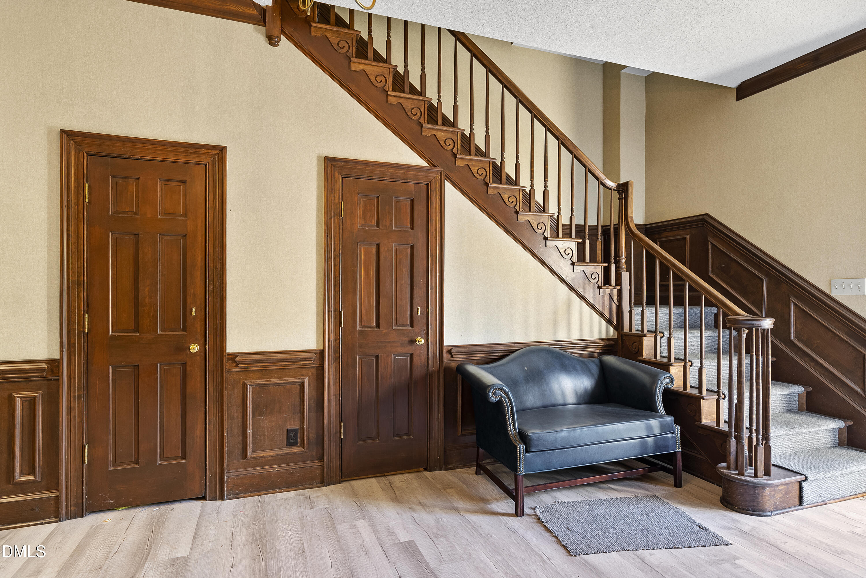 219 E Johnston Street