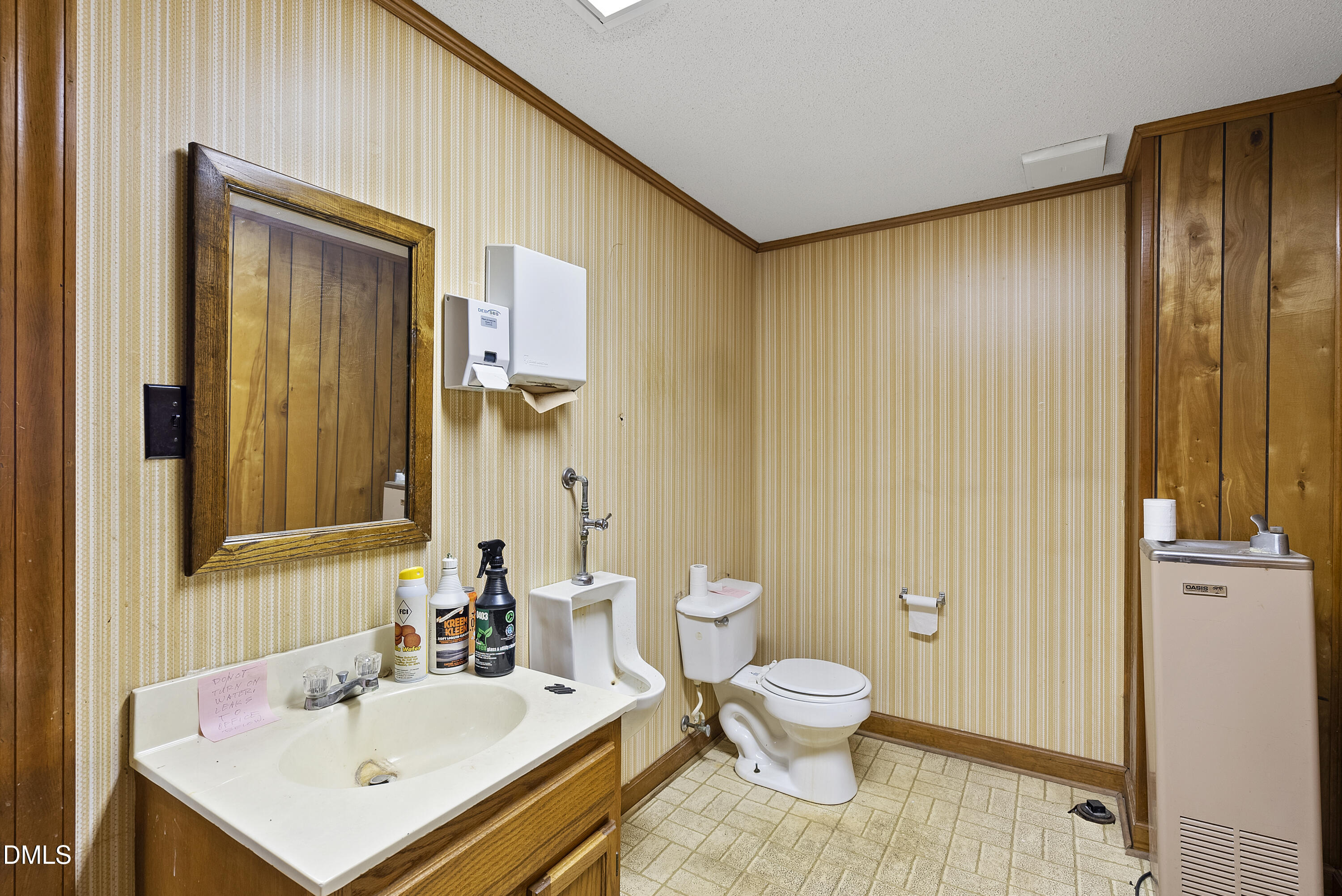 219 E Johnston Street