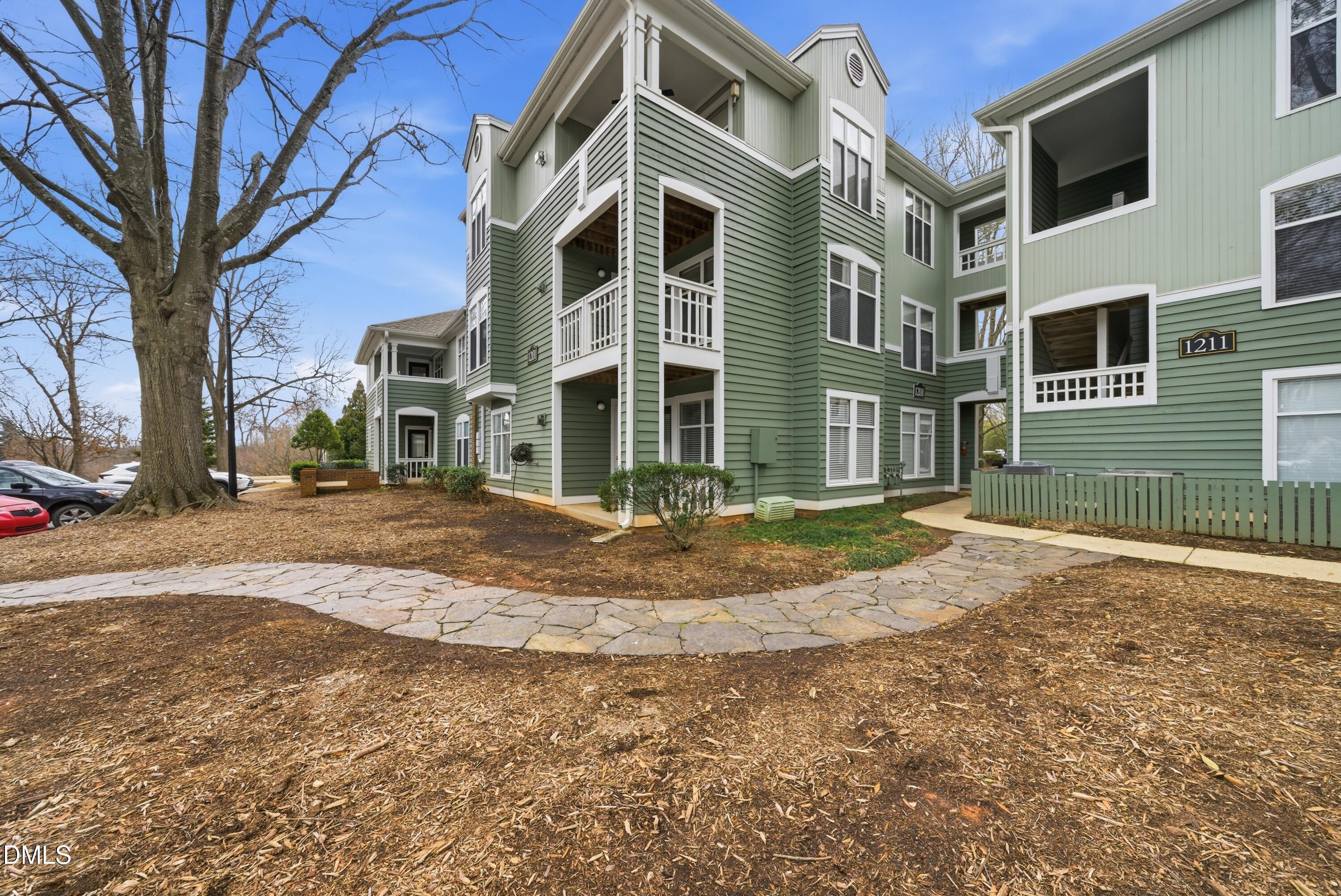 1201 Westview Lane # 105