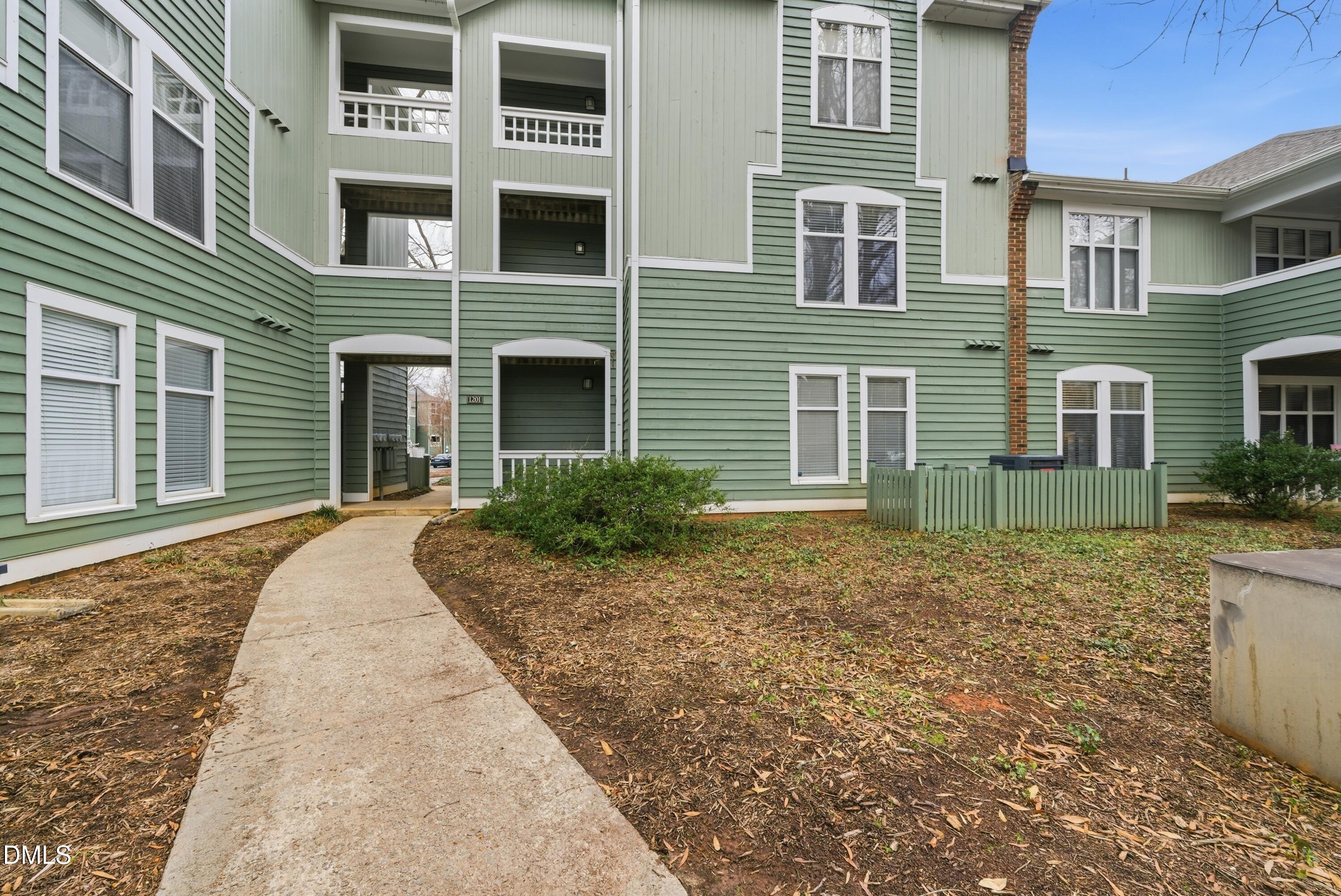 1201 Westview Lane # 105