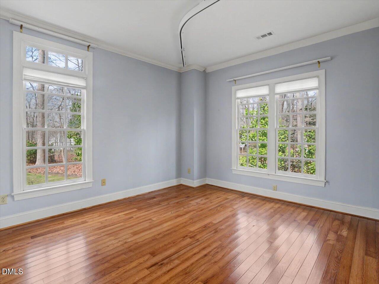 305 Sutherland Court