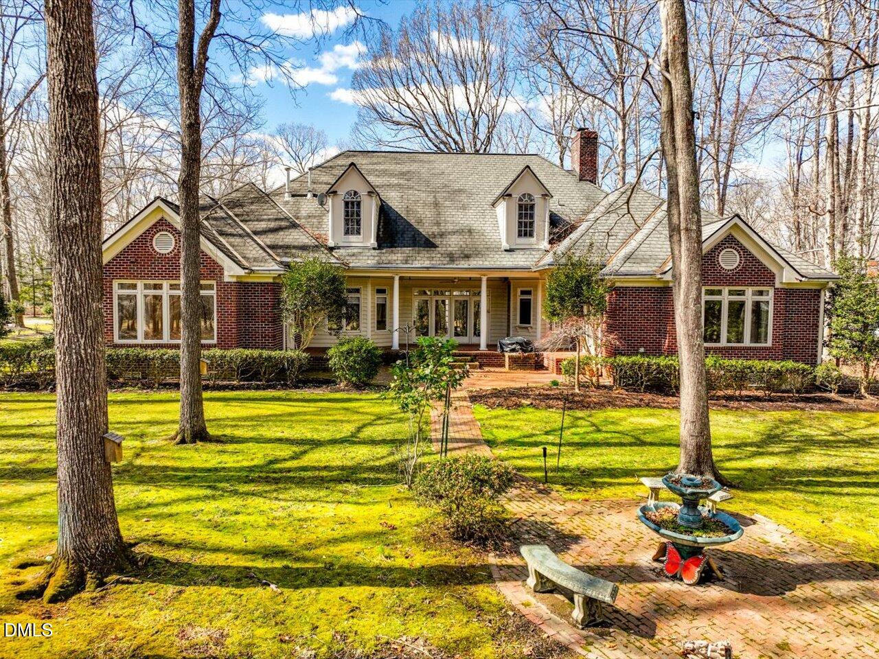 305 Sutherland Court