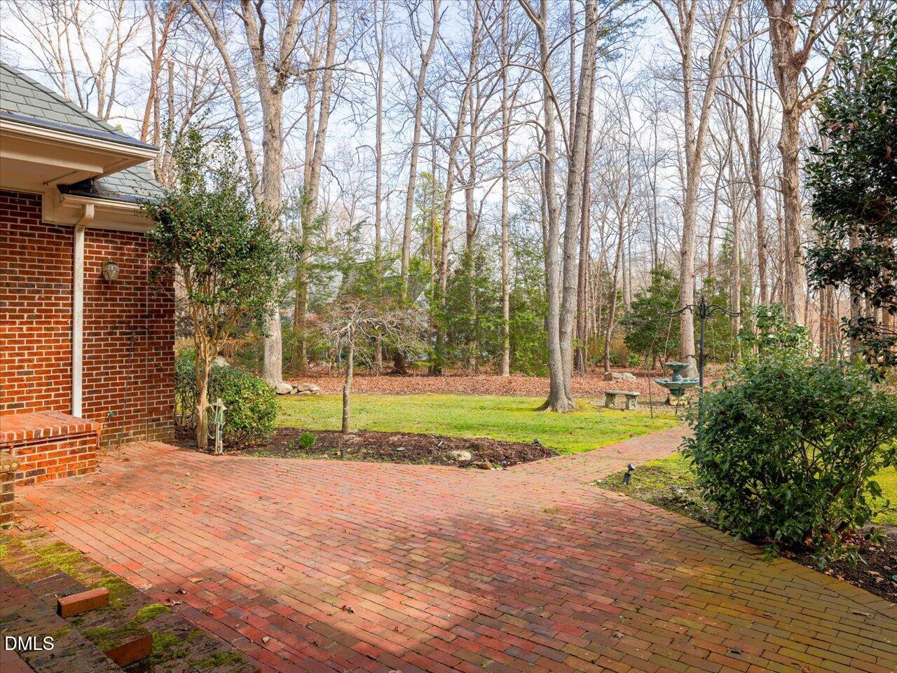 305 Sutherland Court