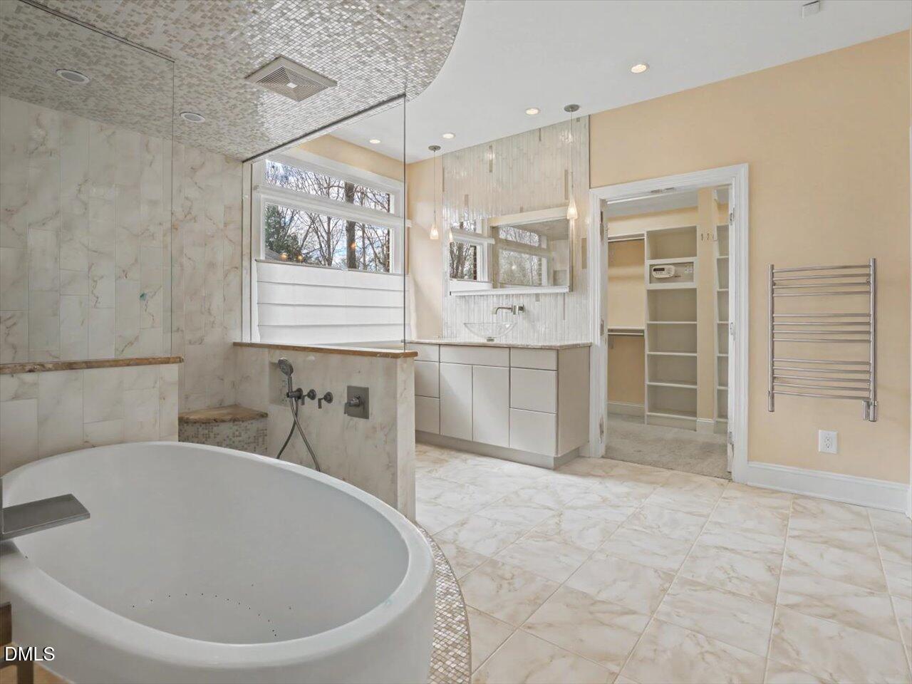 305 Sutherland Court