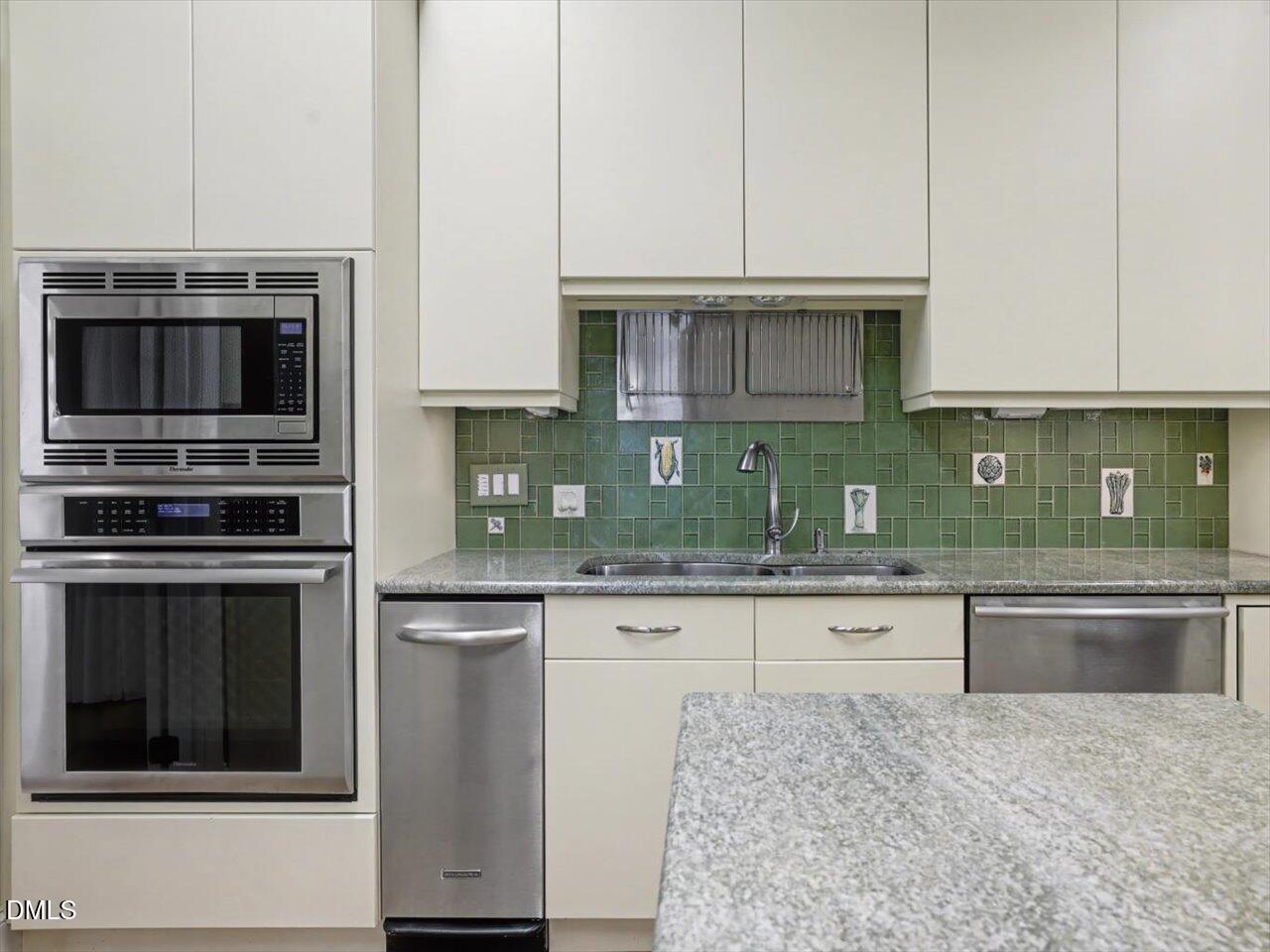 305 Sutherland Court