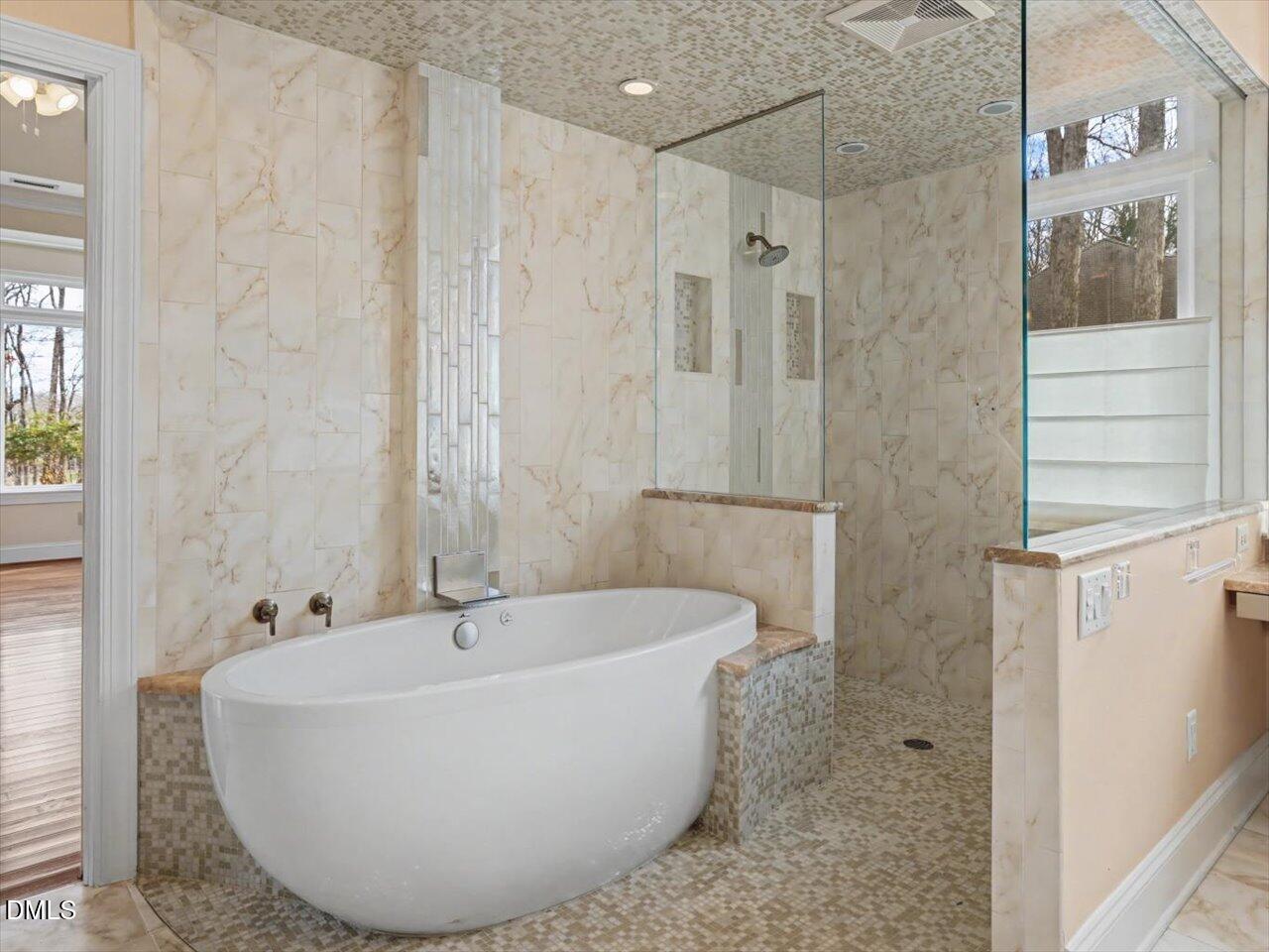 305 Sutherland Court