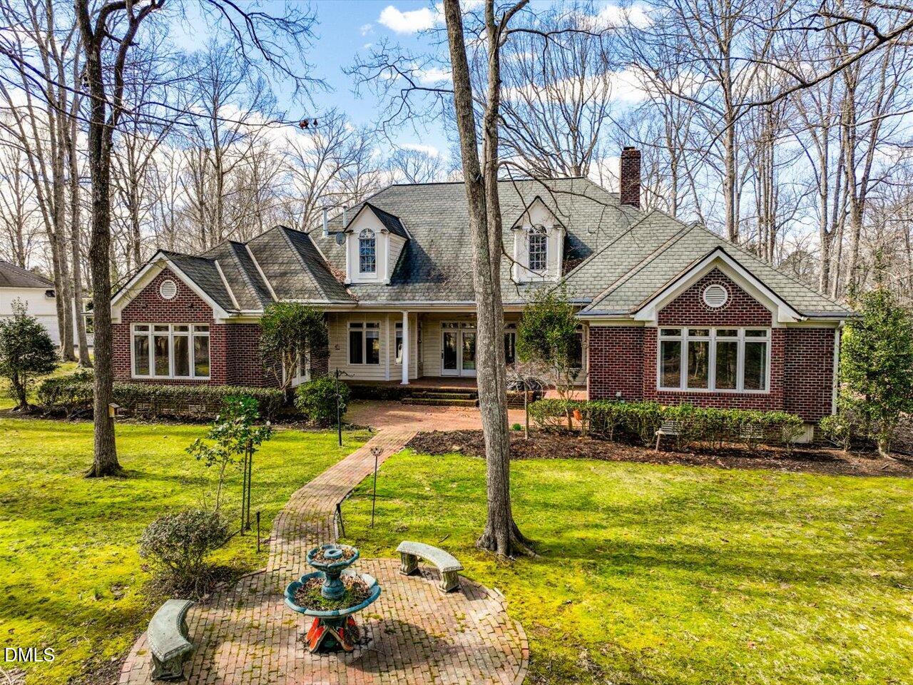 305 Sutherland Court