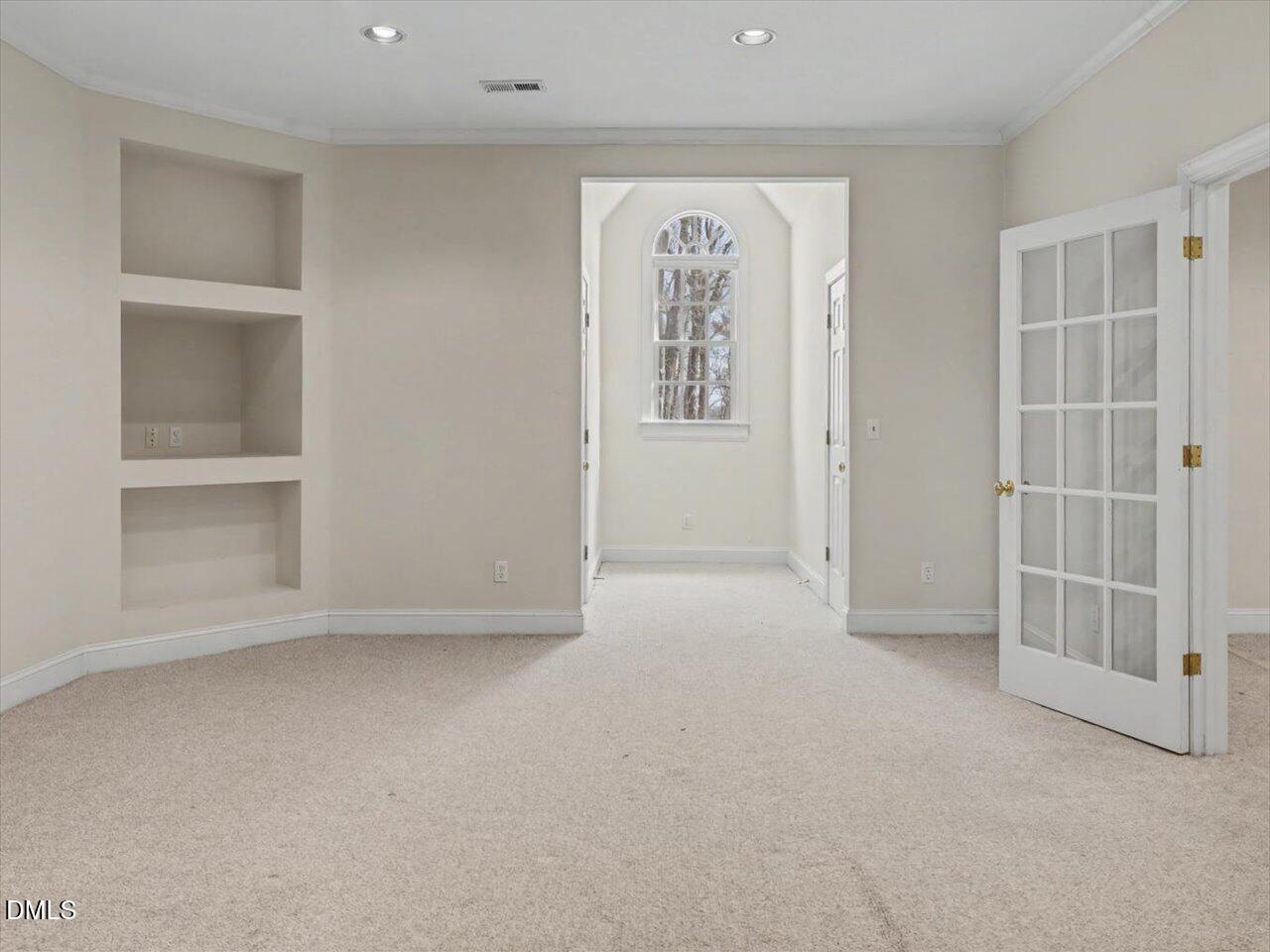 305 Sutherland Court