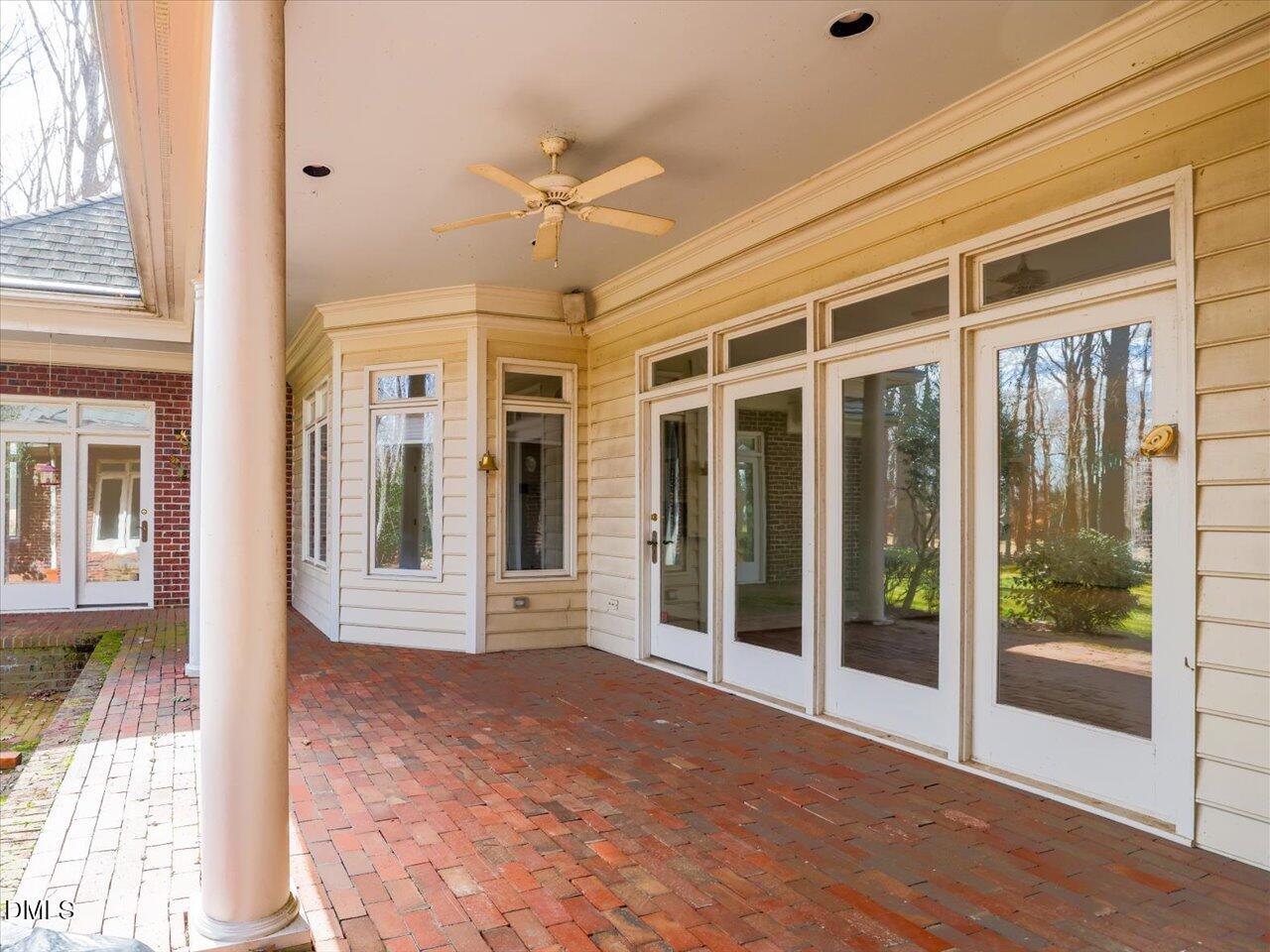 305 Sutherland Court