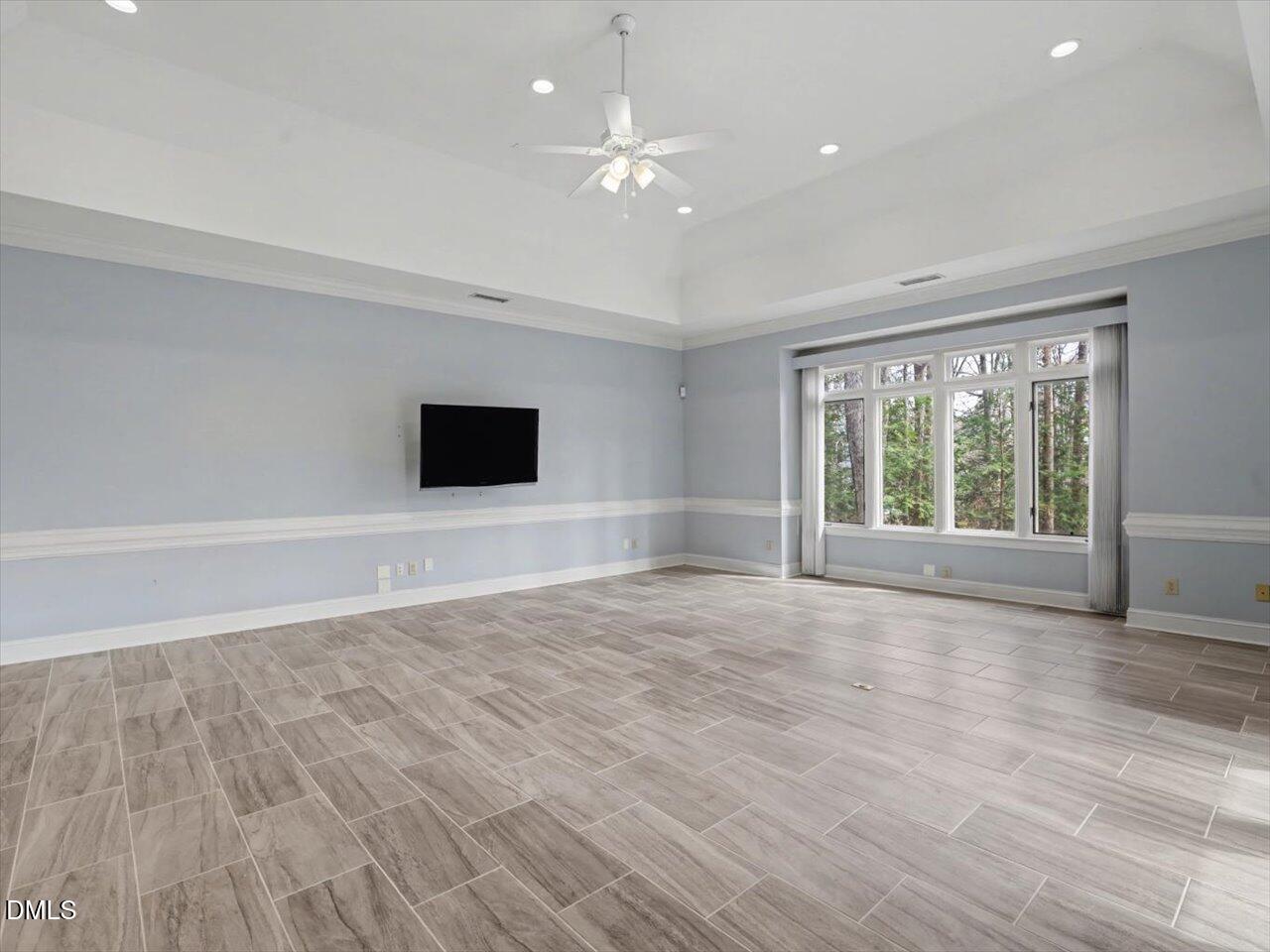 305 Sutherland Court