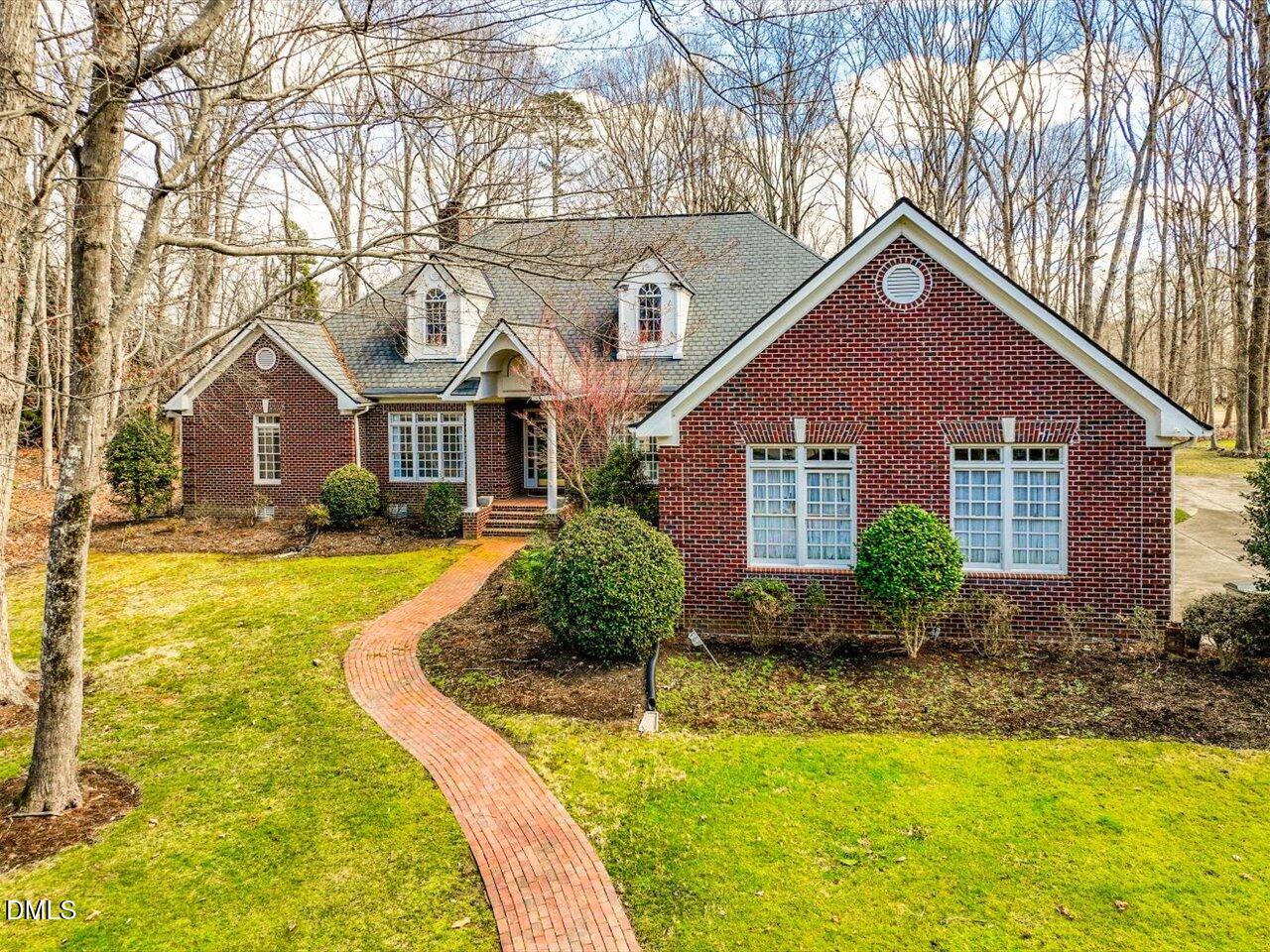 305 Sutherland Court