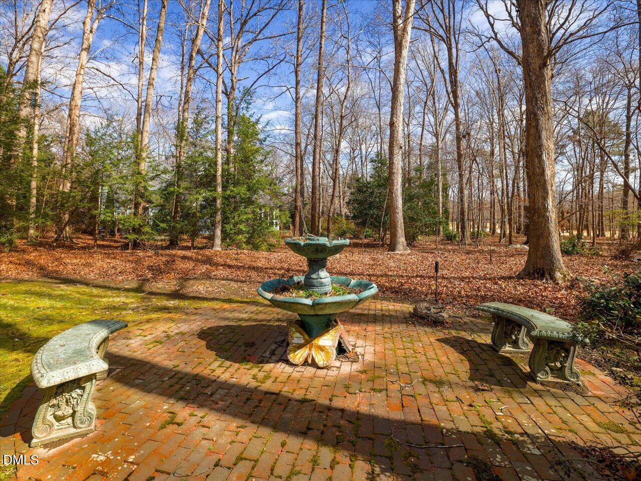 305 Sutherland Court