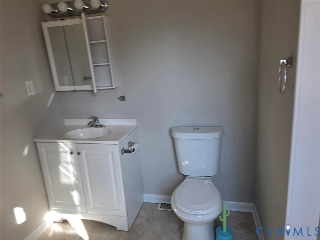 7979 Kenmore Dr
