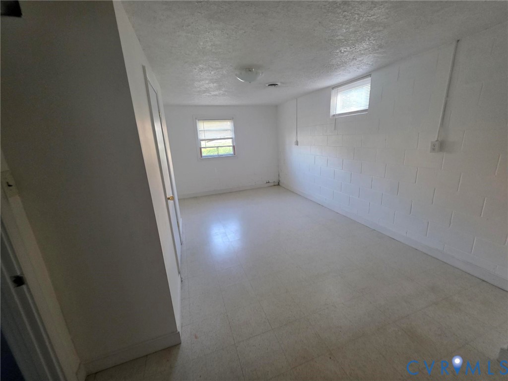 6197 Gary Ln