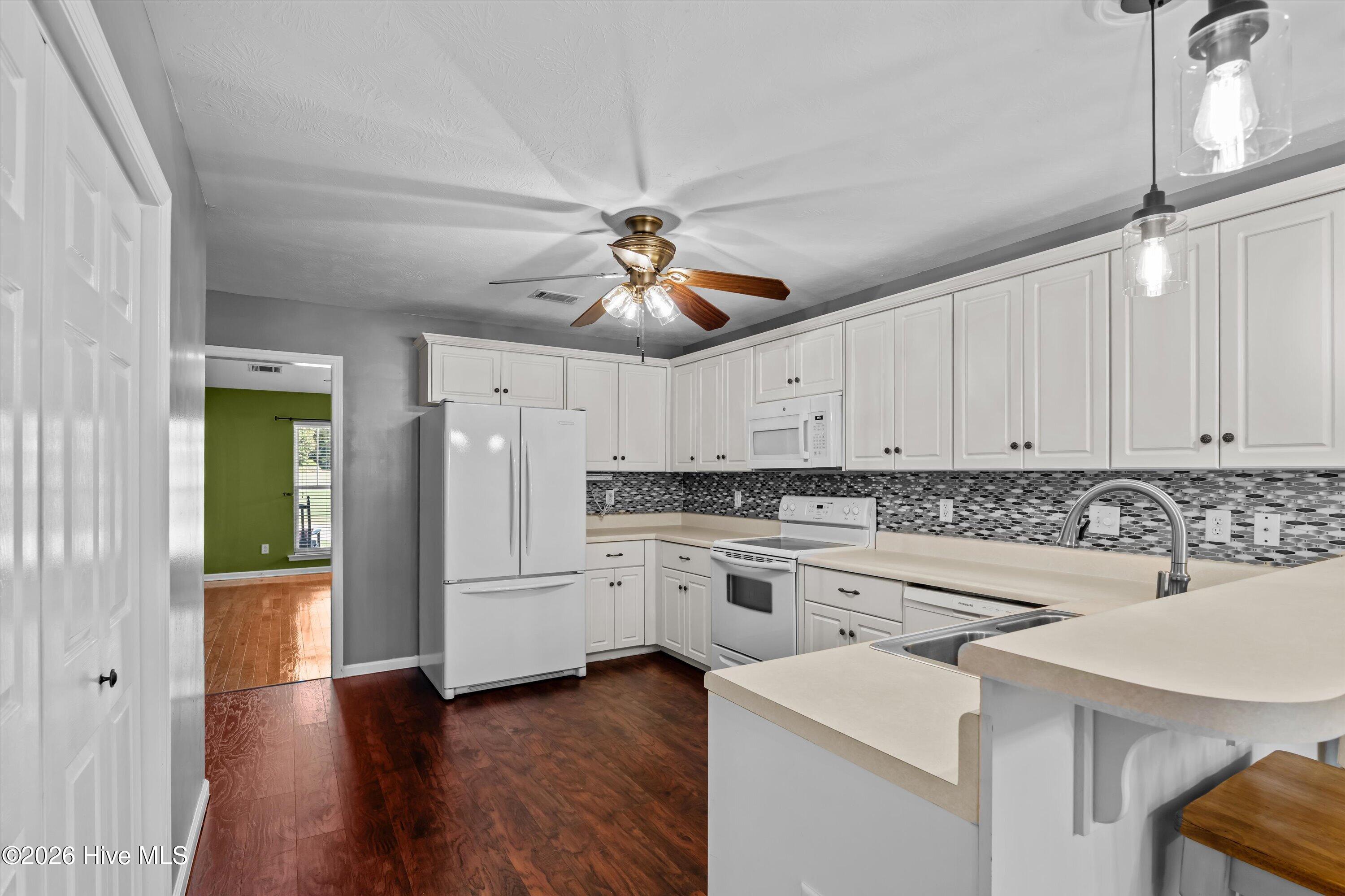 2020 Magnolia Parkway