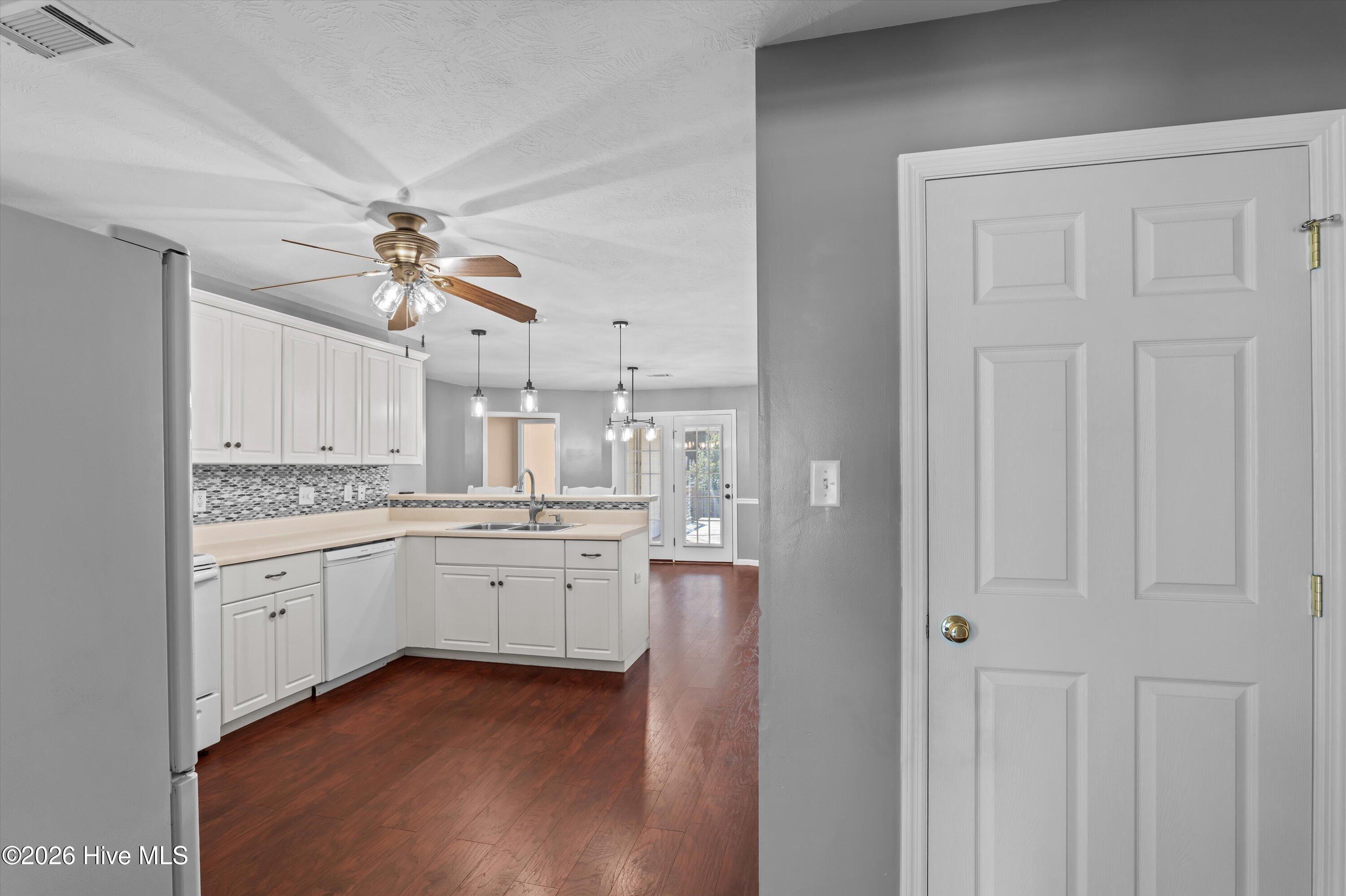 2020 Magnolia Parkway
