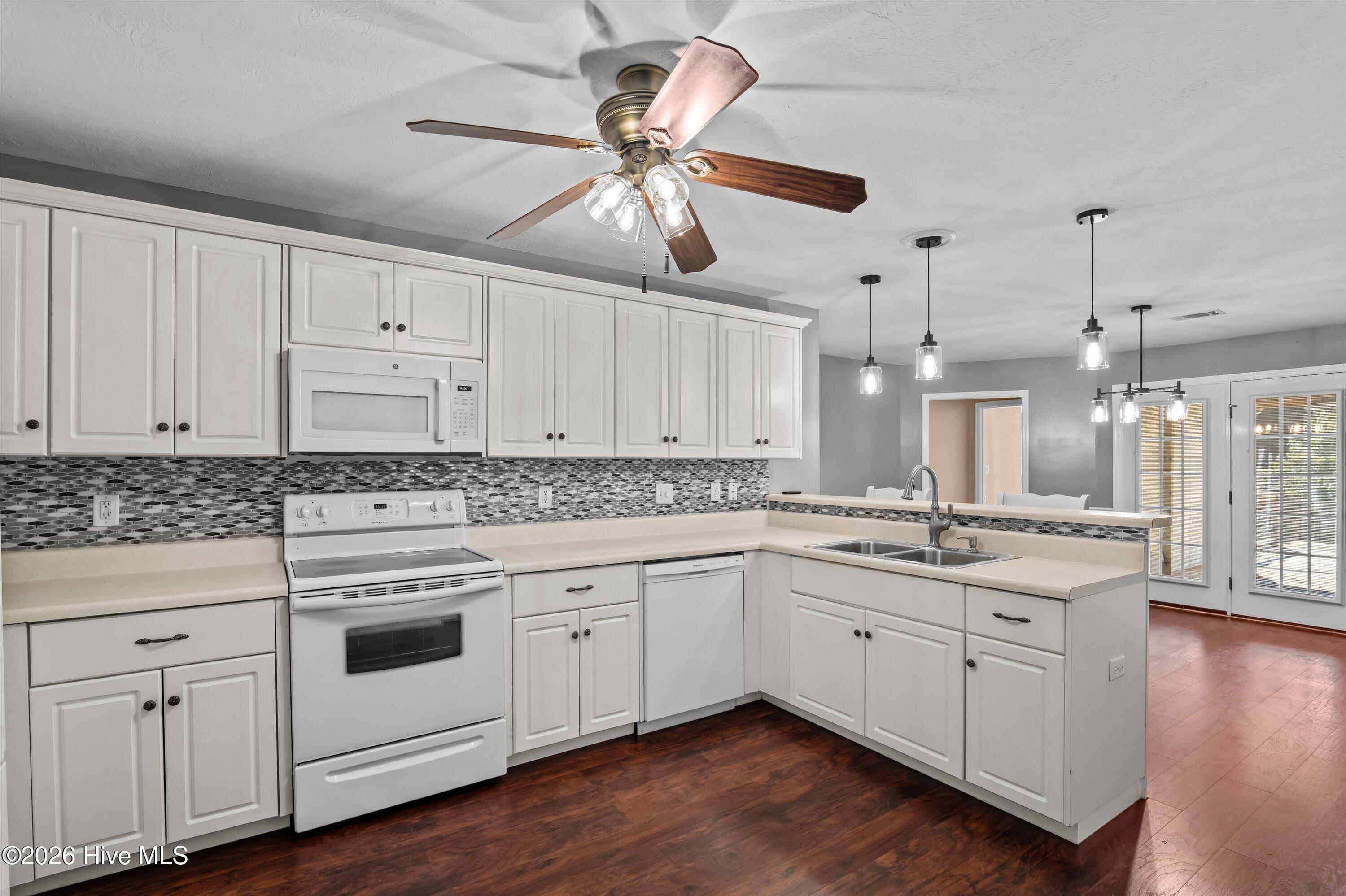 2020 Magnolia Parkway