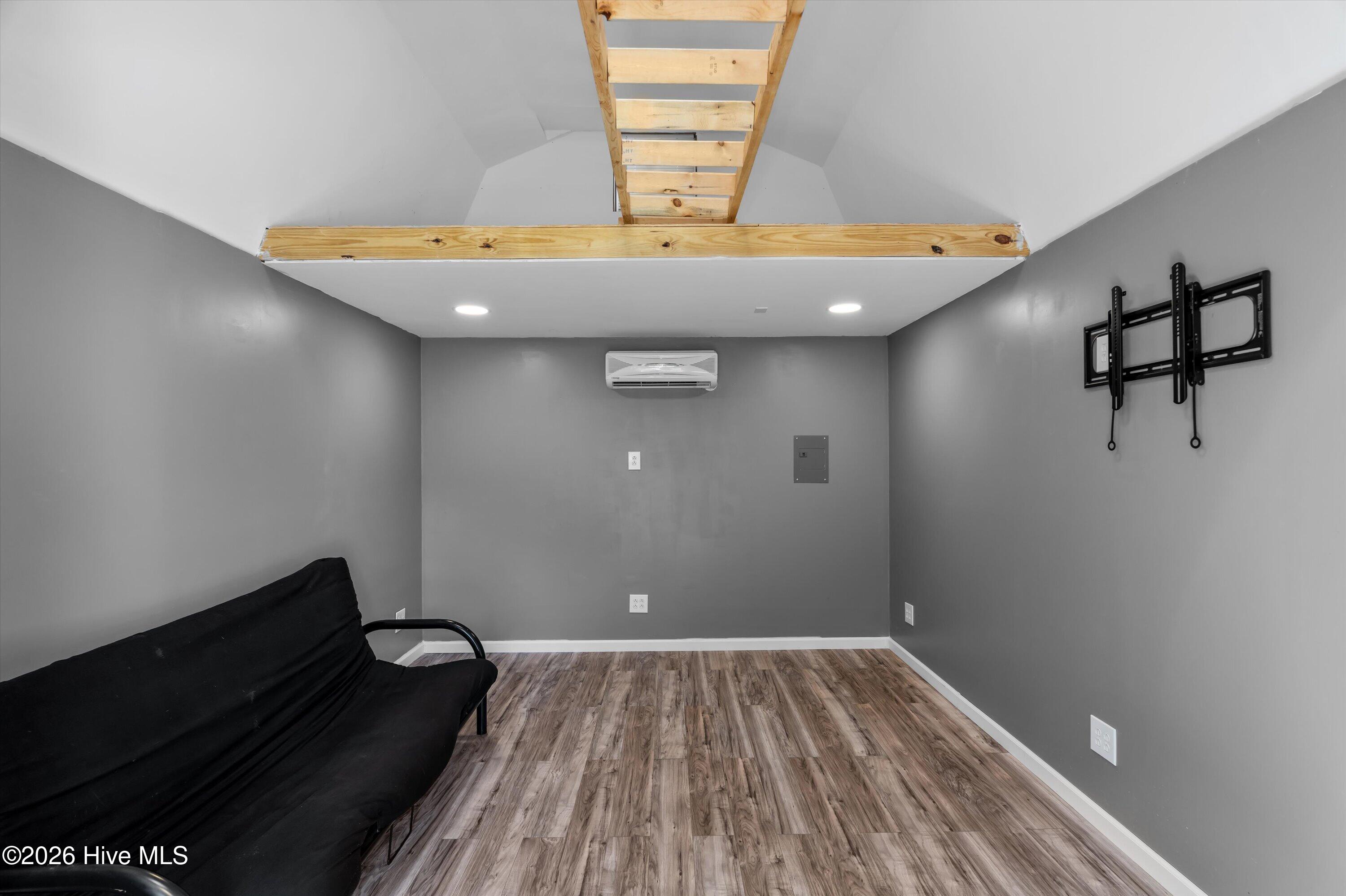 2020 Magnolia Parkway