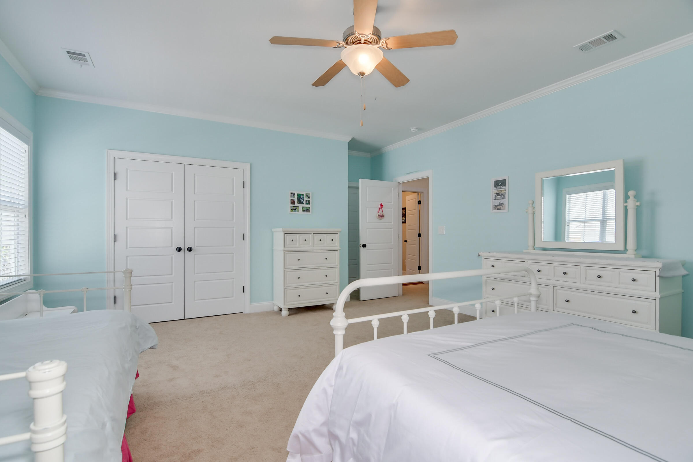 895 WILLOW Lake