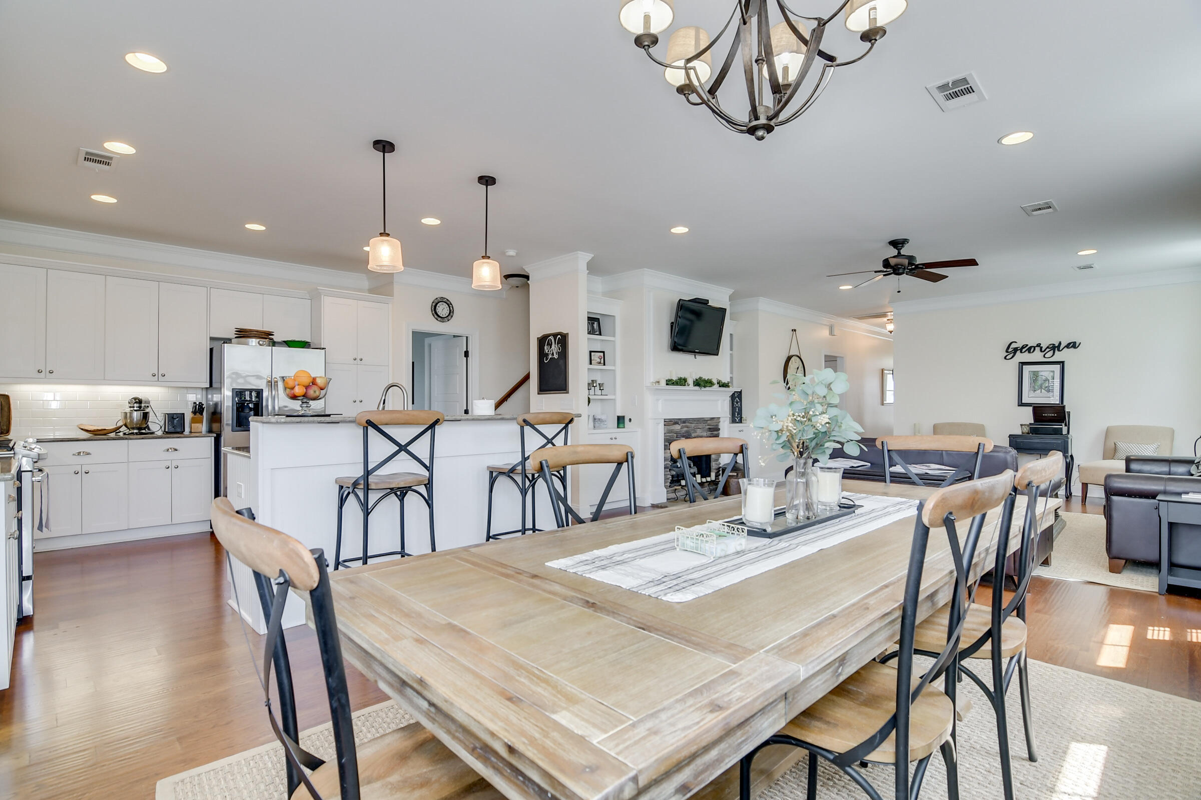 895 WILLOW Lake