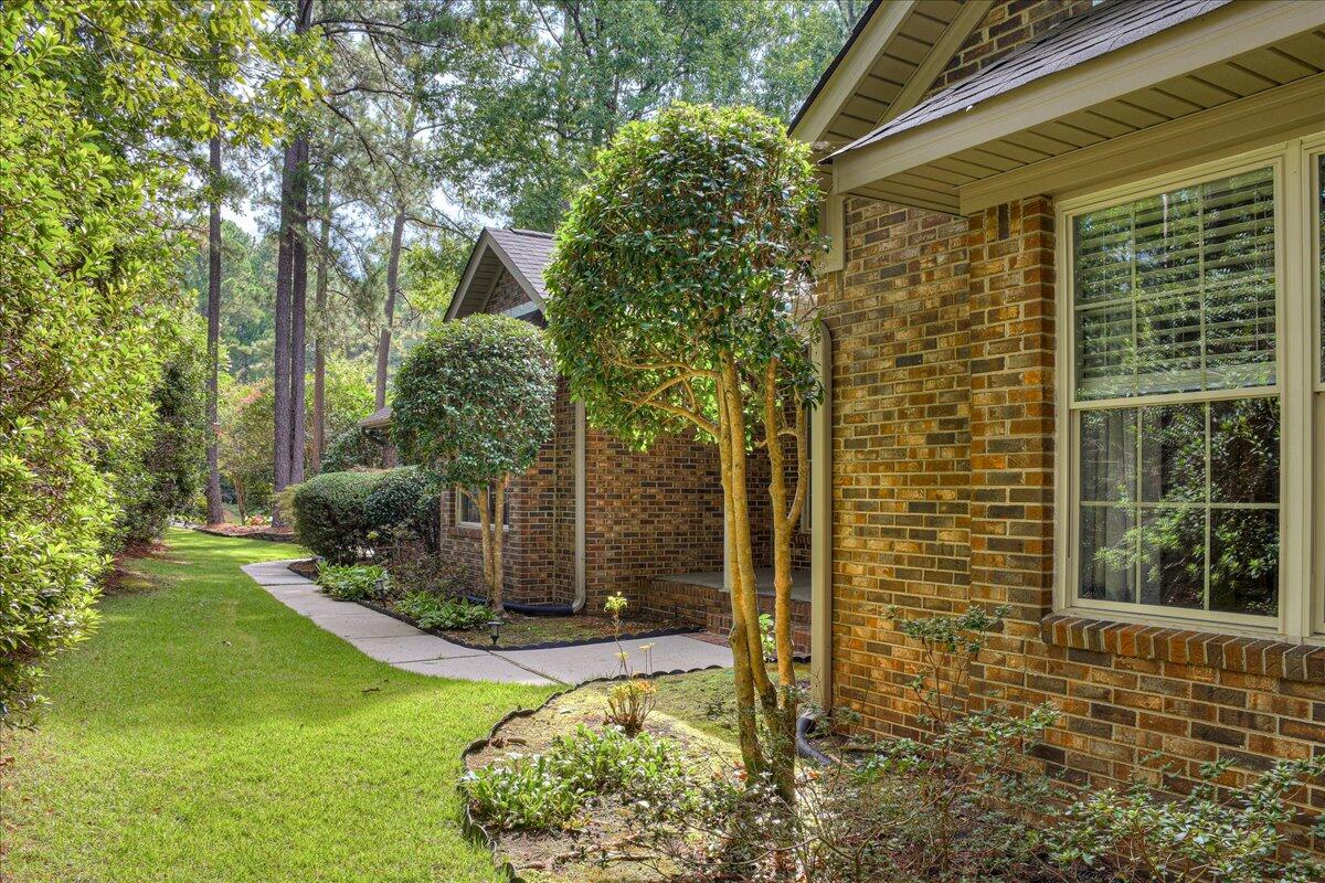 32 BUNGALOW Court