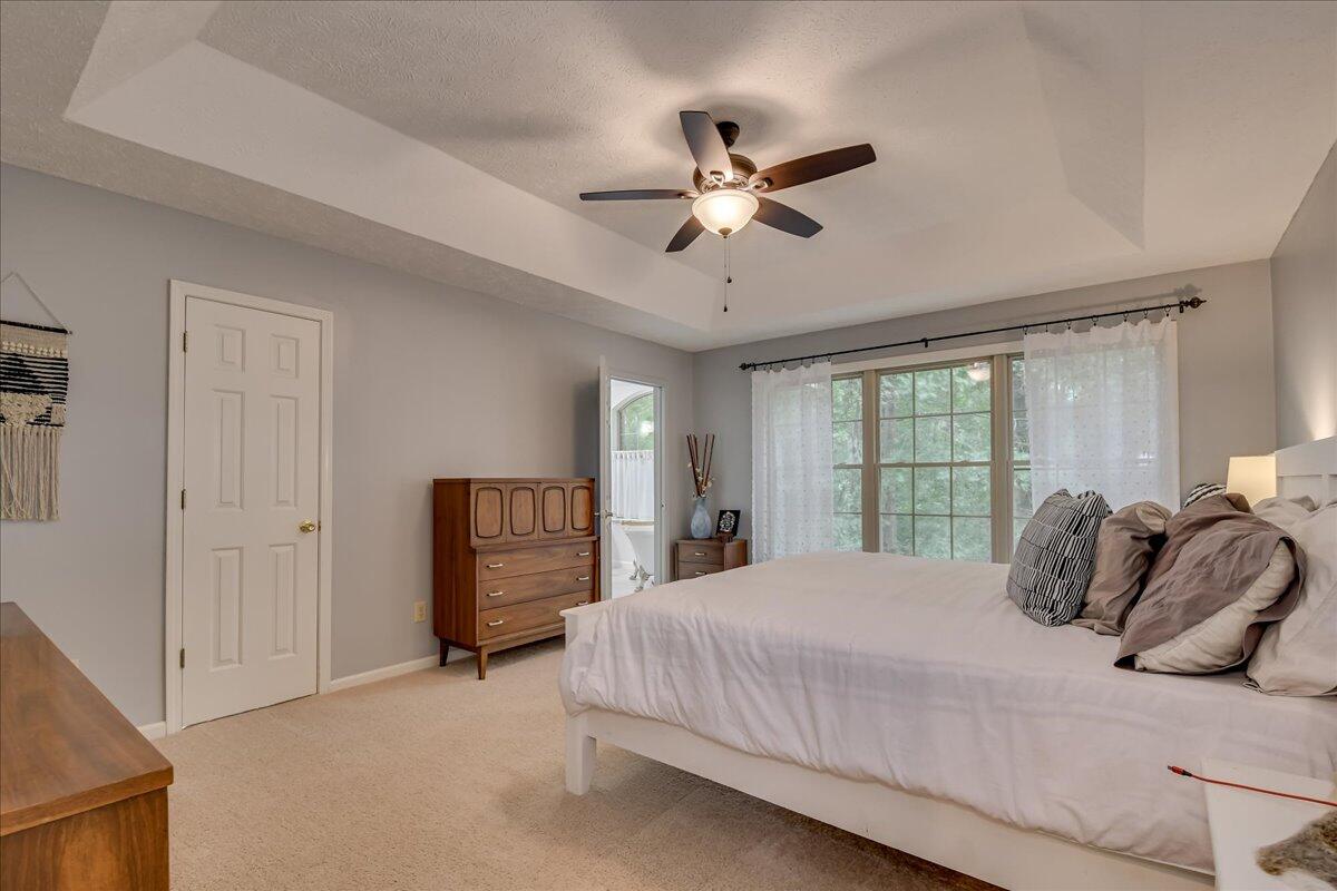 32 BUNGALOW Court
