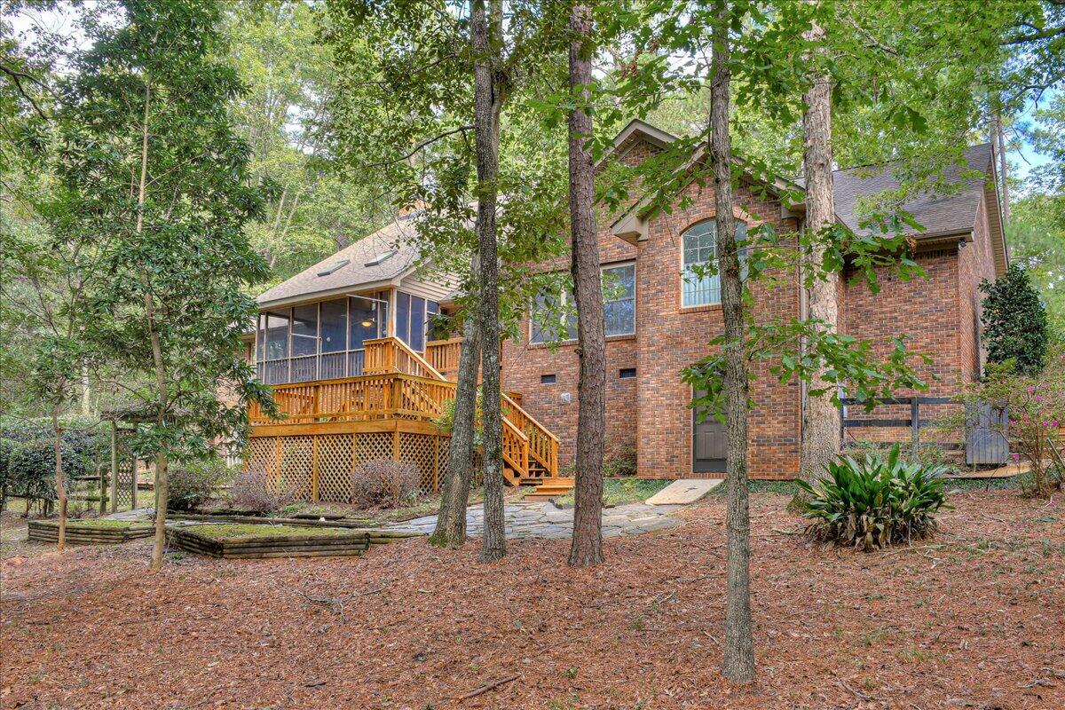 32 BUNGALOW Court